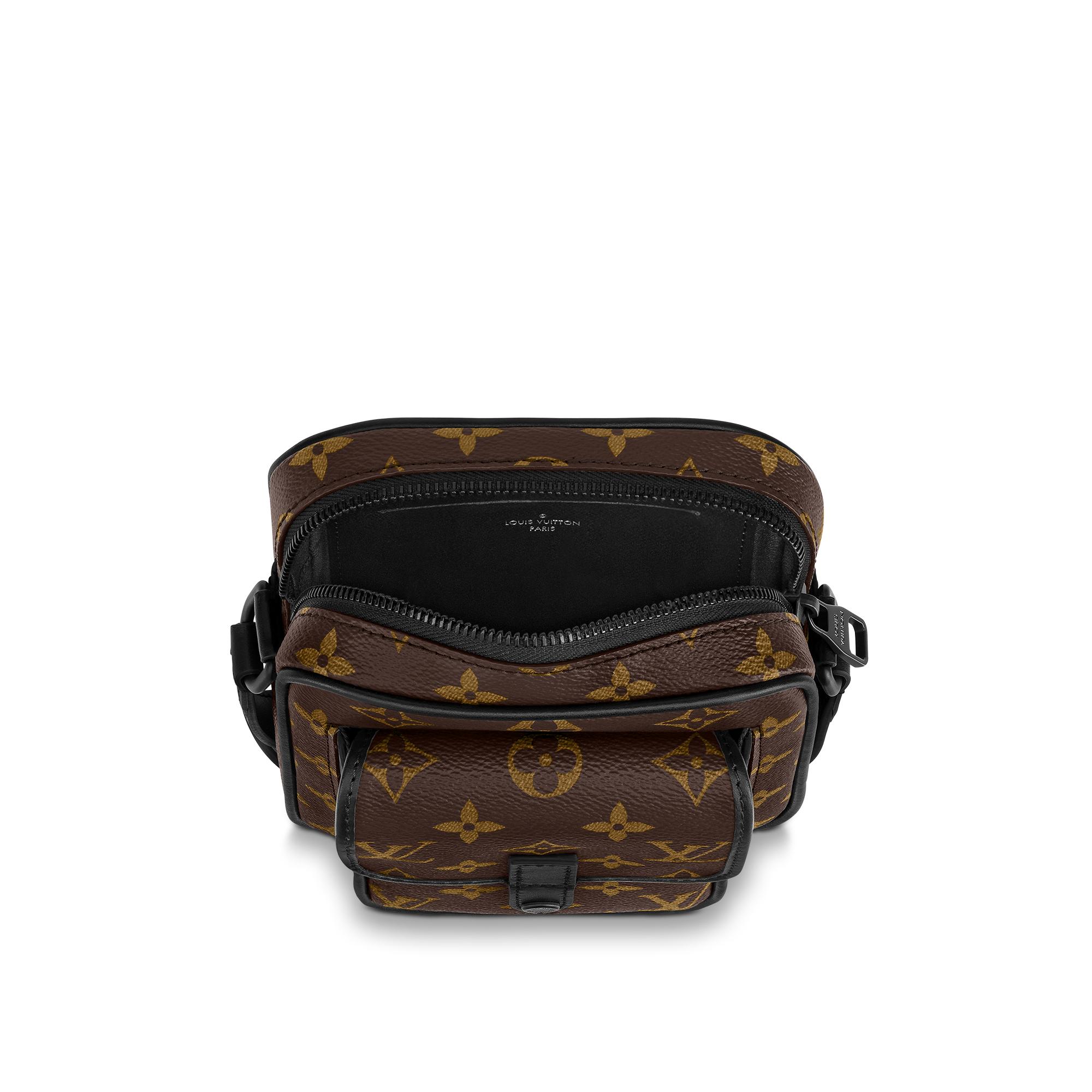 Christopher Wearable Wallet Tela Monogram Macassar Uomo Portafogli e Piccola Pelletteria Tutti i Portafogli e Piccola Pelletteria | LOUIS VUITTON (Zoom prodotto)