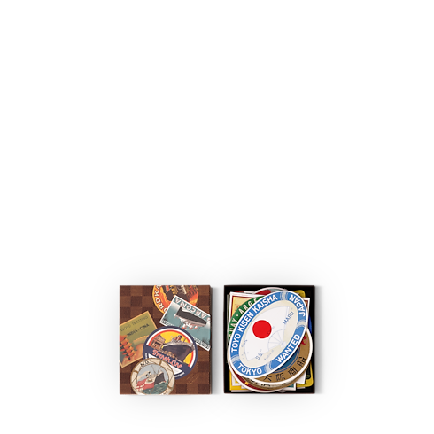 Cofanetto di Cartoline, Etichette Nave da Crociera Bauli, Viaggio e Casa Libri Libri dalla copertina rigida | LOUIS VUITTON (Zoom prodotto)