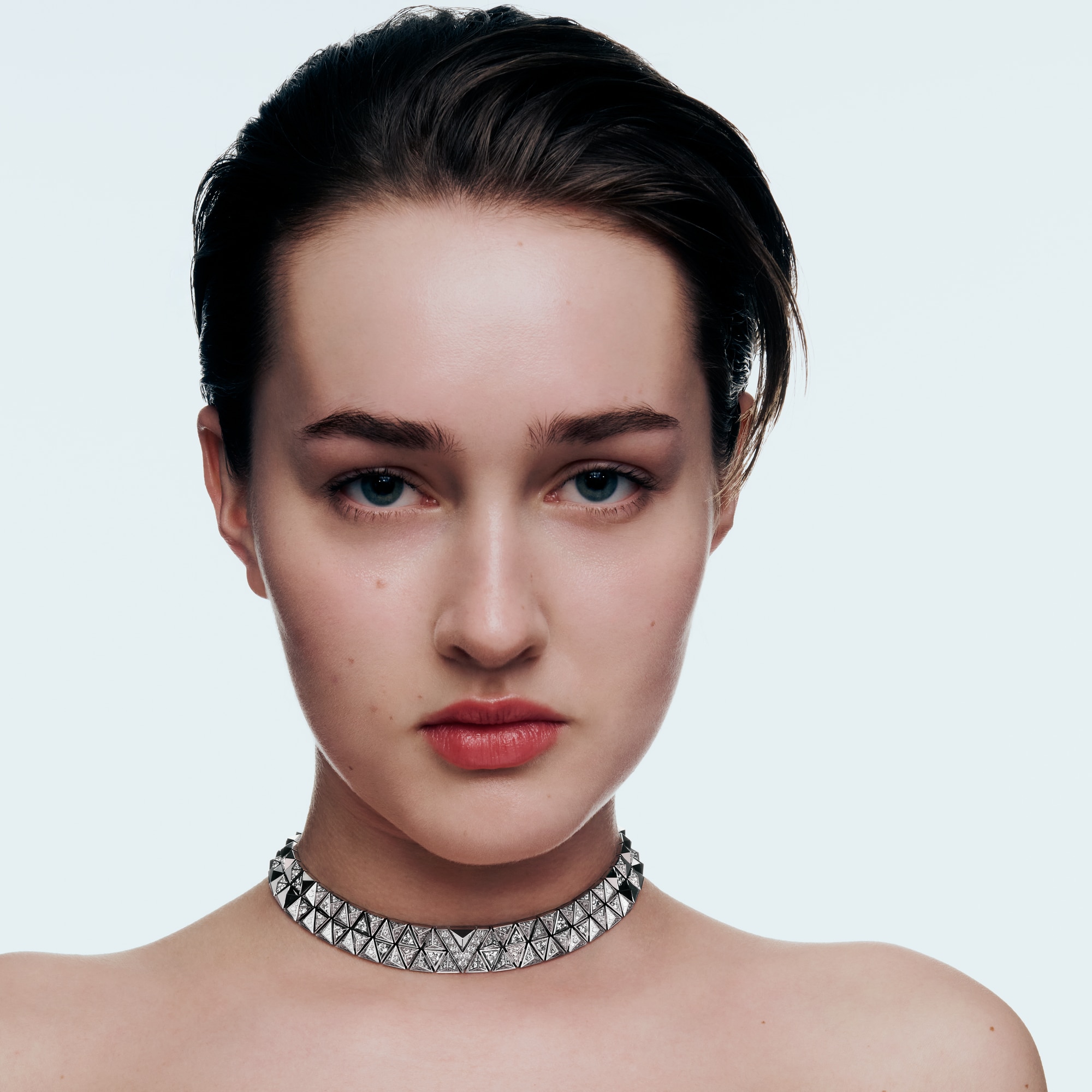 Collana a doppio filo Pure V, oro bianco e diamanti  Gioielli Categorie Collane e Ciondoli | LOUIS VUITTON (Zoom prodotto)