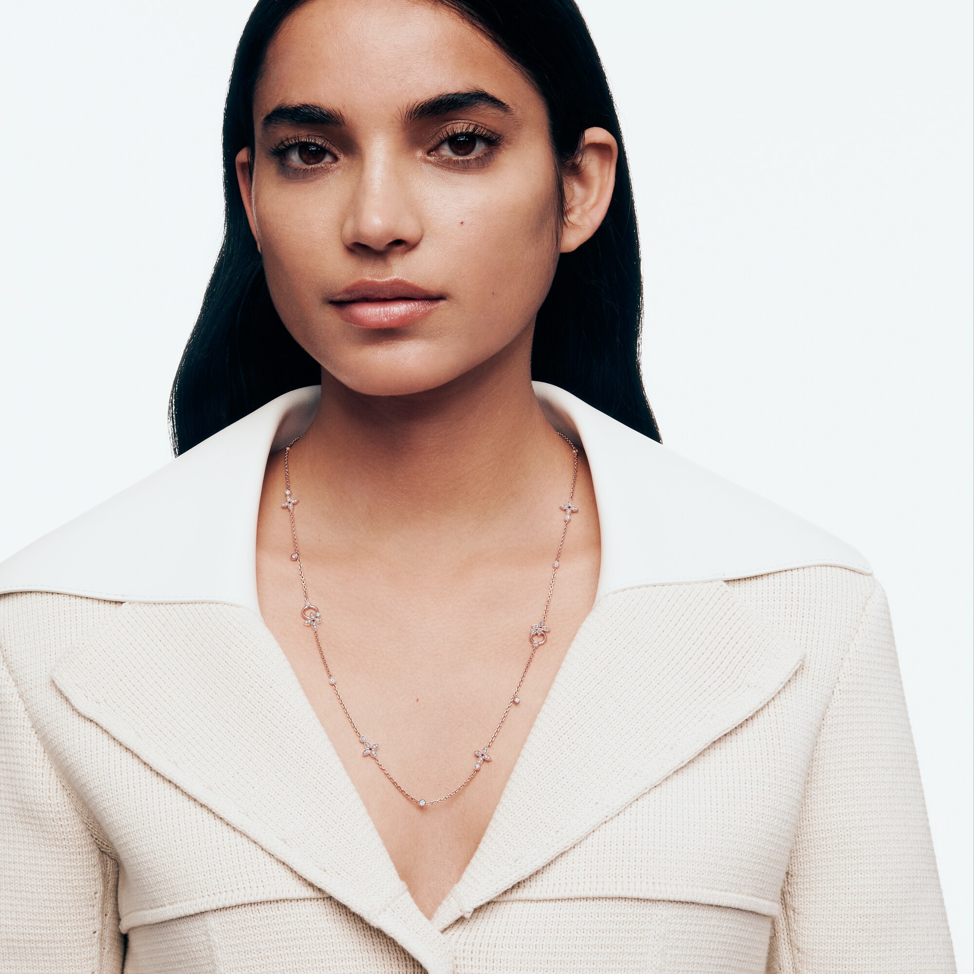 Collana lunga Idylle Blossom con motivo multiplo, oro rosa e diamanti  Gioielli Categorie Collane e Ciondoli | LOUIS VUITTON (Zoom prodotto)