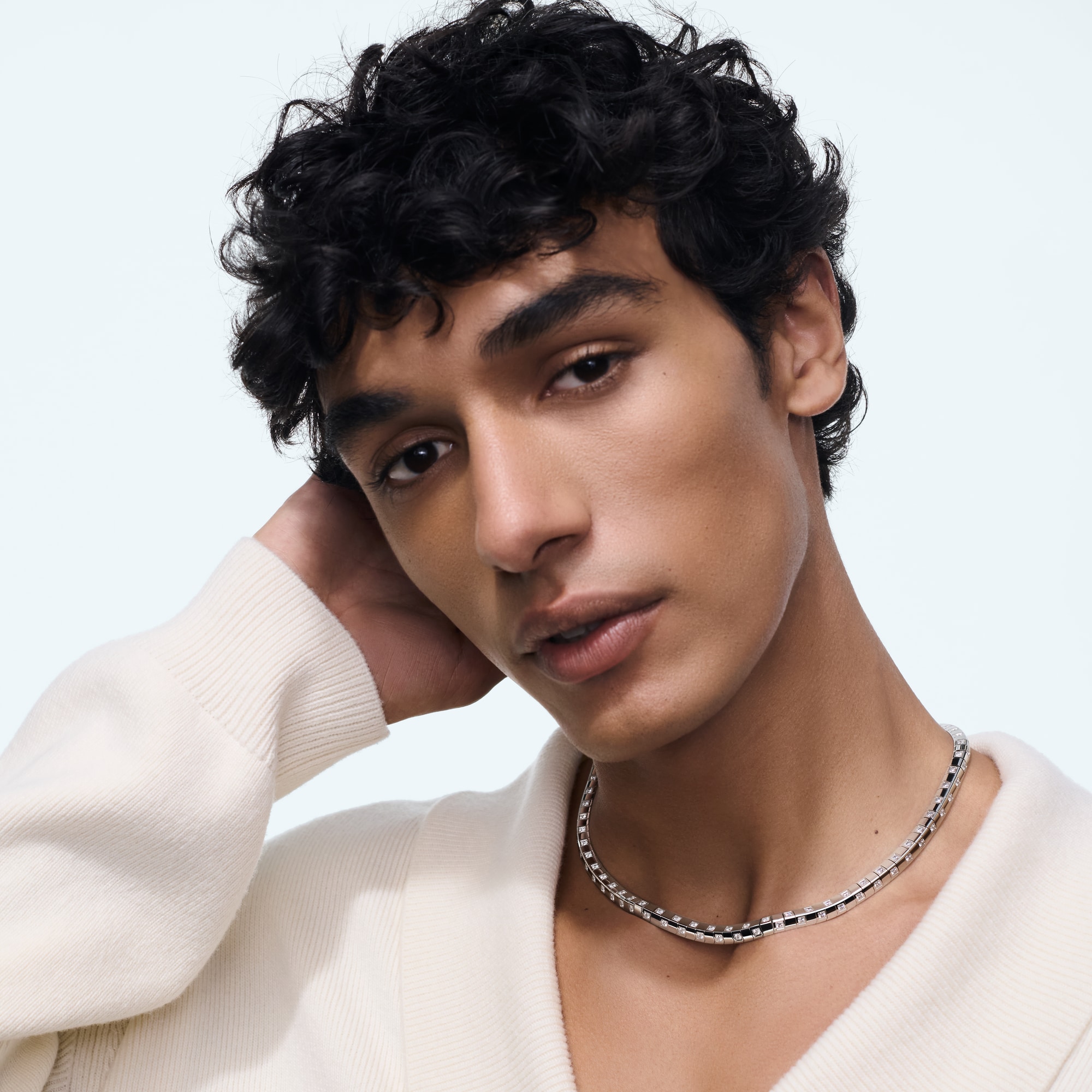 Collana lunga Le Damier de Louis Vuitton, oro bianco e diamanti  Gioielli Categorie Collane e Ciondoli | LOUIS VUITTON (Zoom prodotto)
