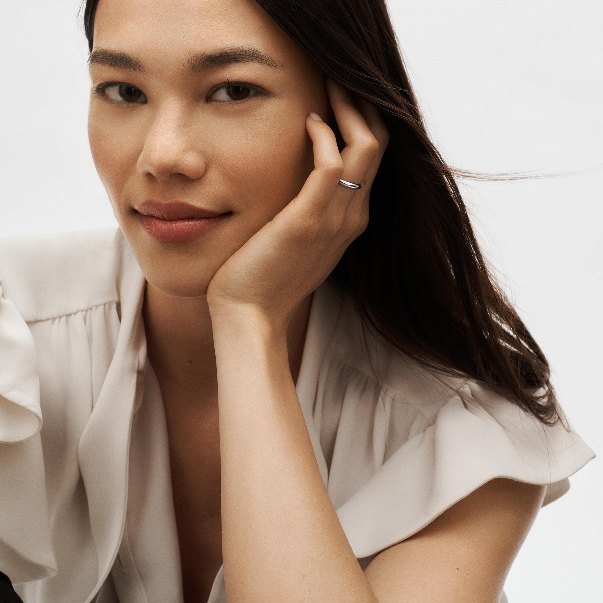 Fede nuziale LV Diamonds 2,5 mm, platino  Gioielli Categorie Wedding Bands | LOUIS VUITTON (Zoom prodotto)