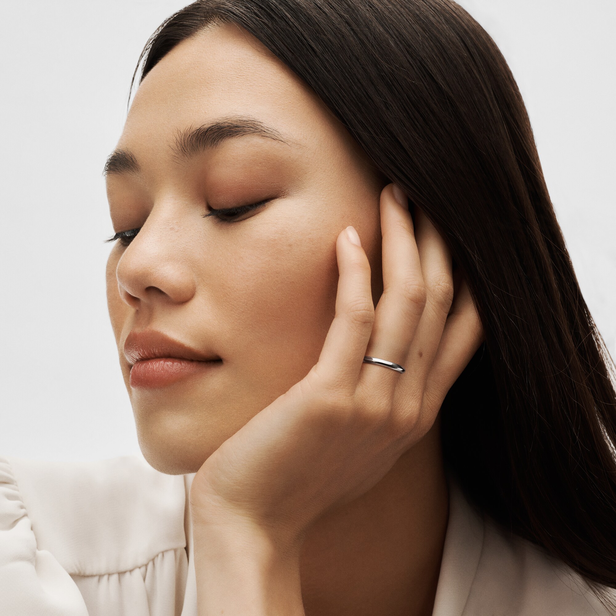 Fede nuziale LV Diamonds 2,5 mm, platino  Gioielli Categorie Wedding Bands | LOUIS VUITTON (Zoom prodotto)