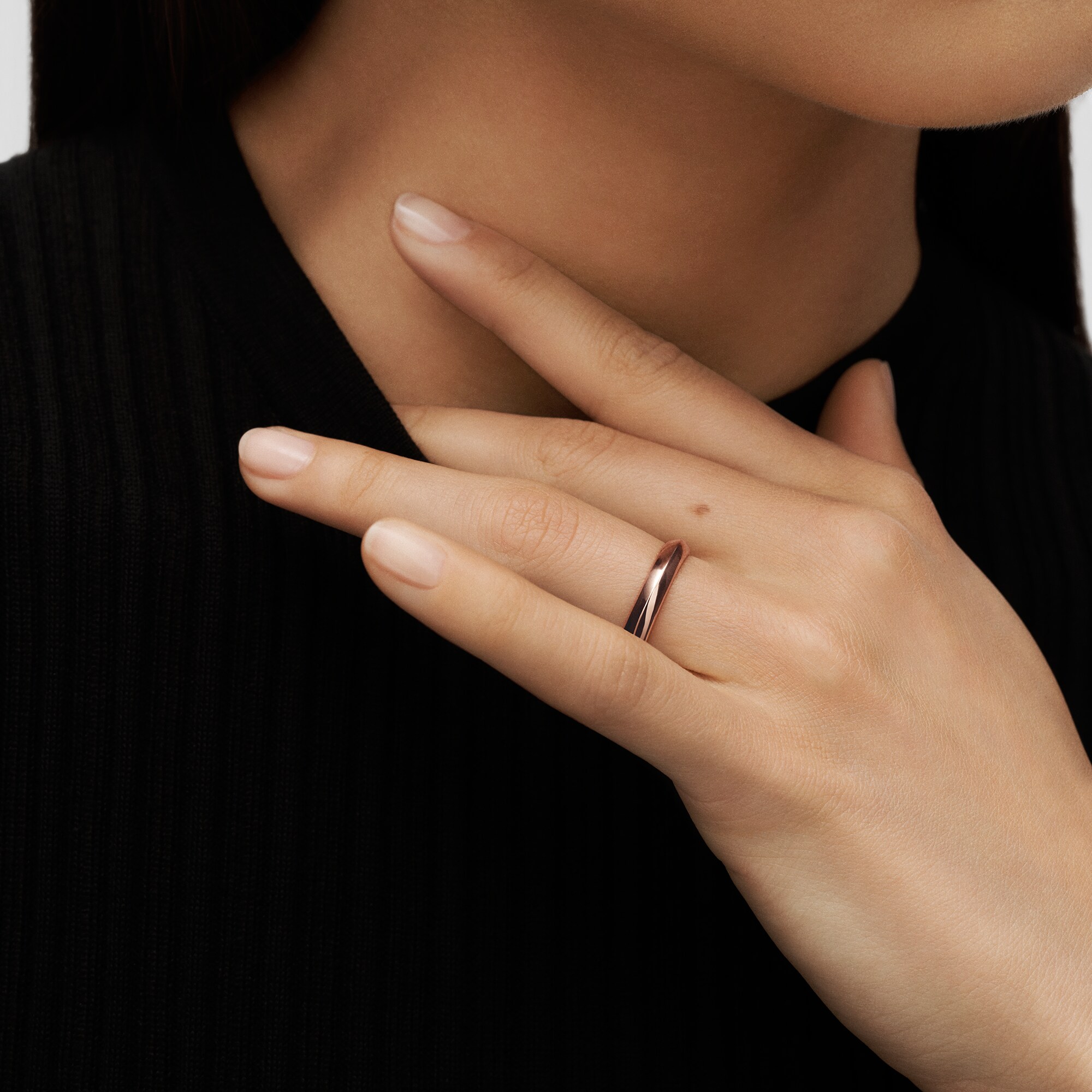 Fede nuziale LV Diamonds 4 mm, oro rosa  Gioielli Categorie Wedding Bands | LOUIS VUITTON (Zoom prodotto)