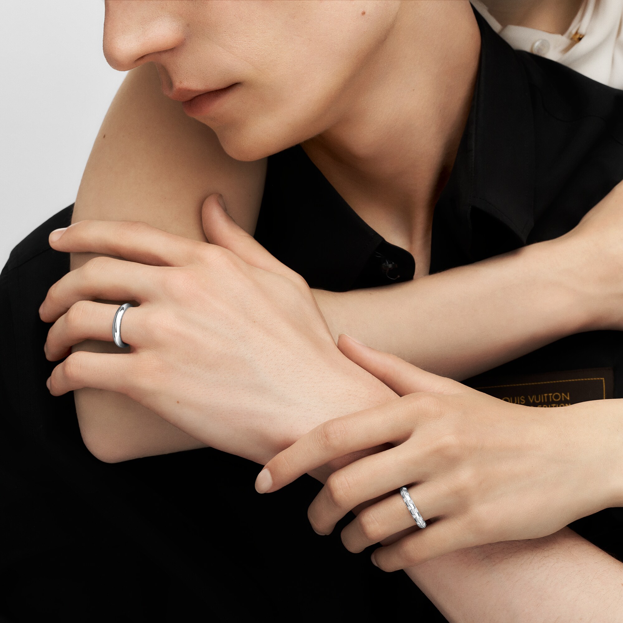 Fede nuziale LV Diamonds 4 mm, platino  Gioielli Categorie Wedding Bands | LOUIS VUITTON (Zoom prodotto)