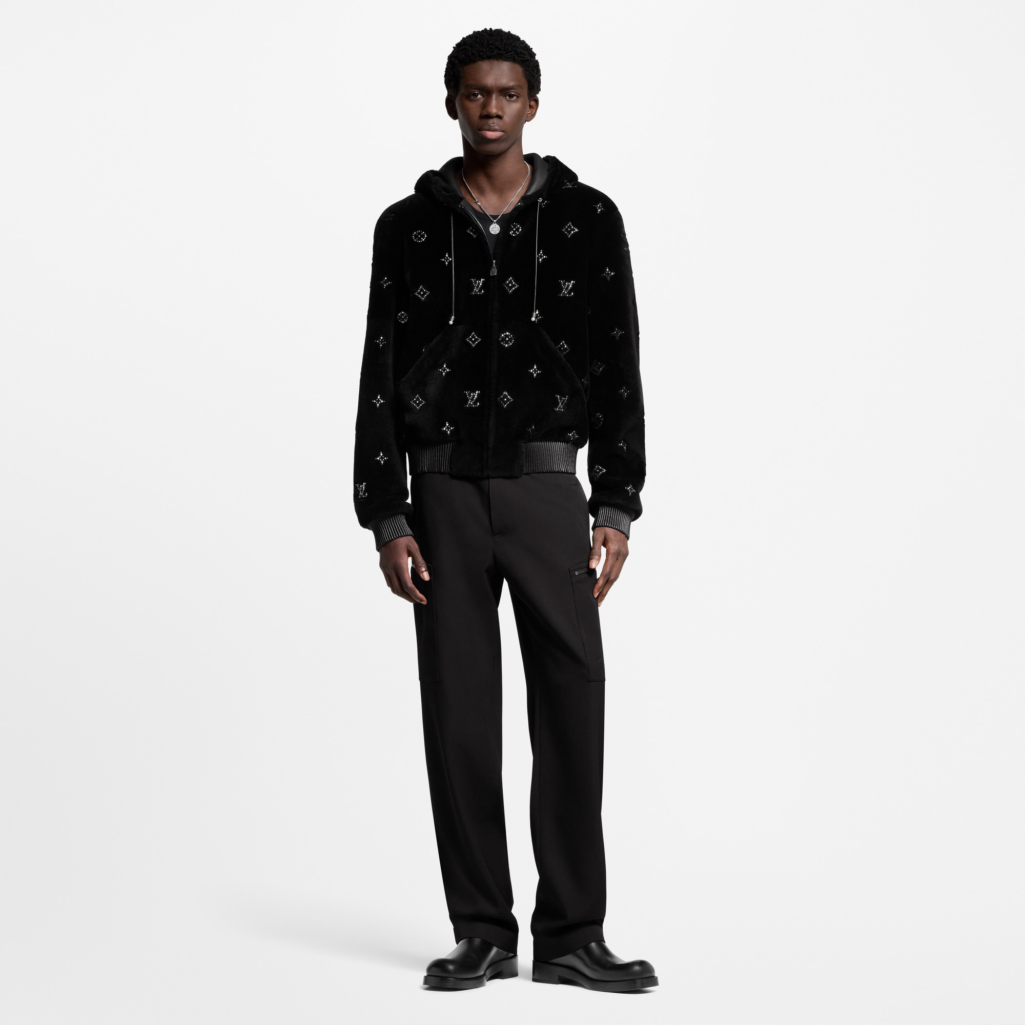 Felpa in shearling con cappuccio e motivo Monogram decorato  Uomo Abbigliamento Tutti i Capi di Abbigliamento | LOUIS VUITTON (Zoom prodotto)