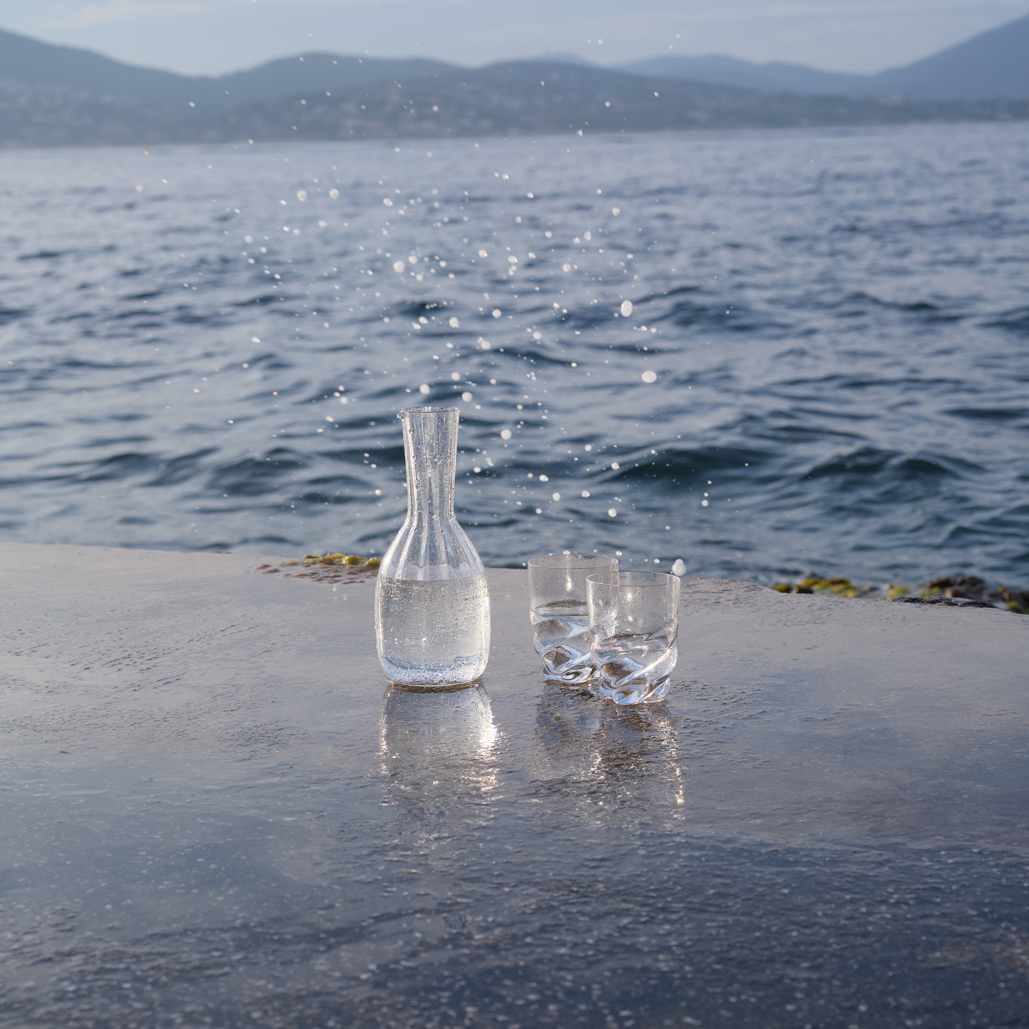 Flower Carafe  Bauli, Viaggio e Casa Casa e Art de la Table Art de la Table | LOUIS VUITTON (Zoom prodotto)