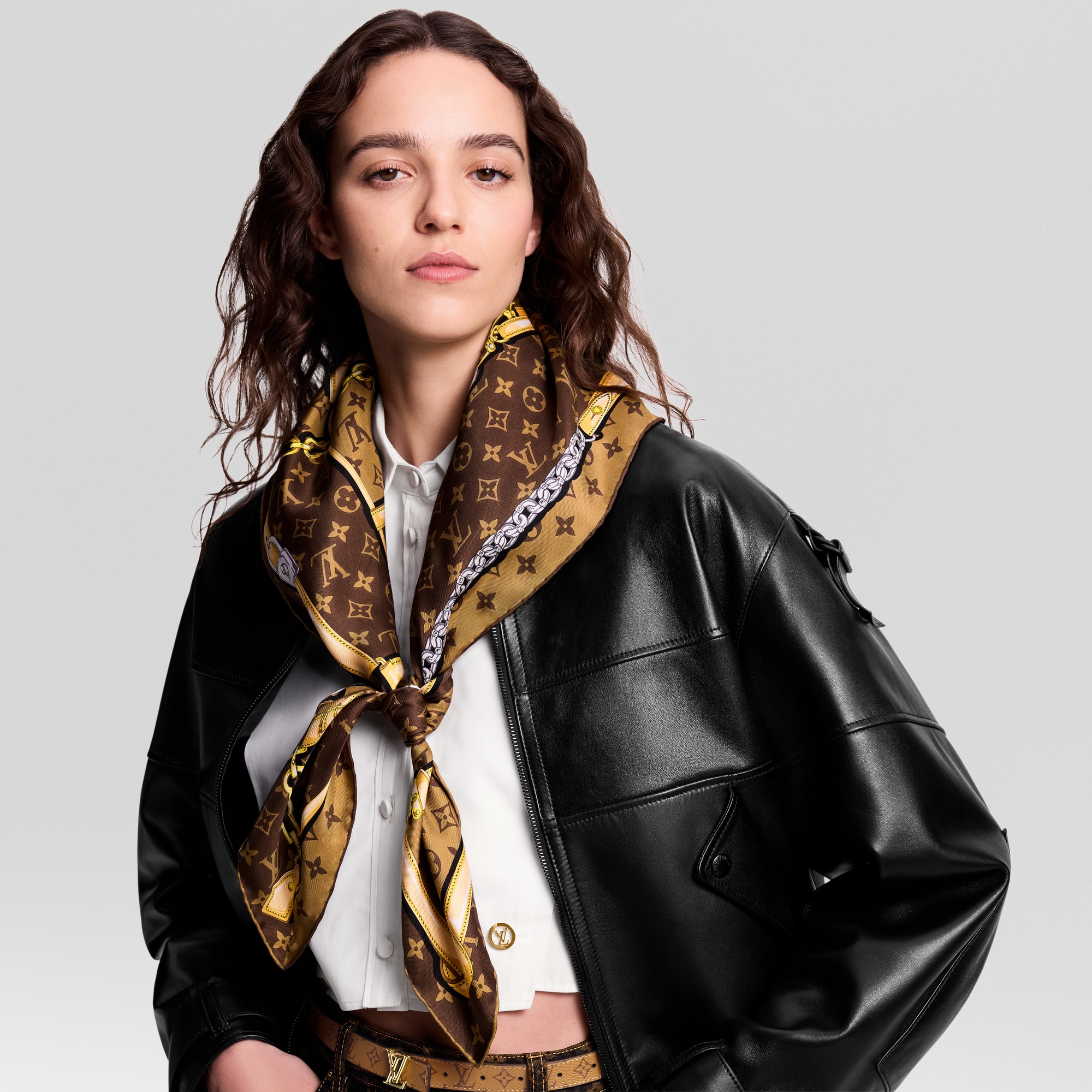 Foulard Monogram Confidential 90 S00 Donna Accessori Foulard in seta e Bandeaux | LOUIS VUITTON (Zoom prodotto)