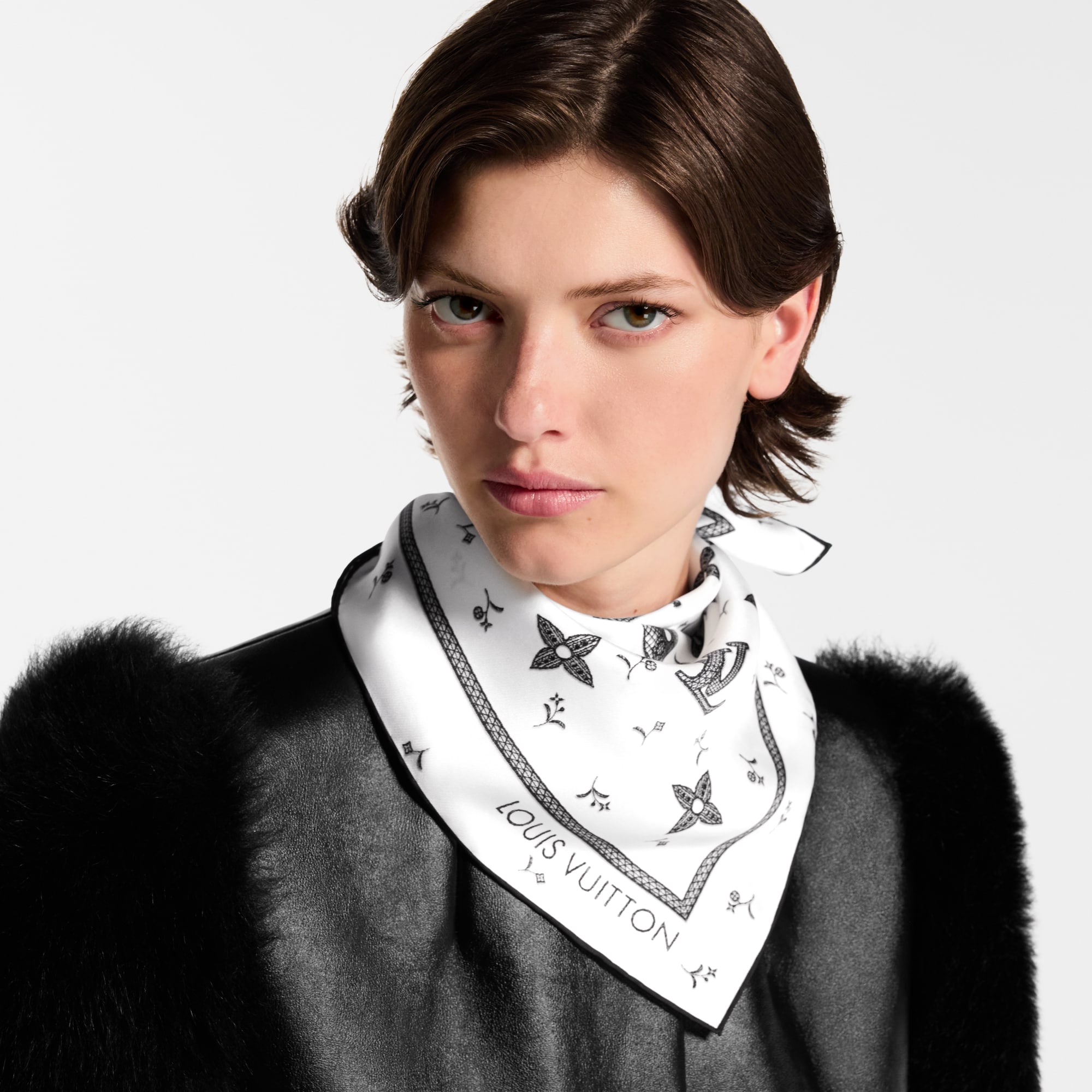 Foulard Monogram Romance 70 S00 Donna Accessori Foulard in seta e Bandeaux | LOUIS VUITTON (Zoom prodotto)