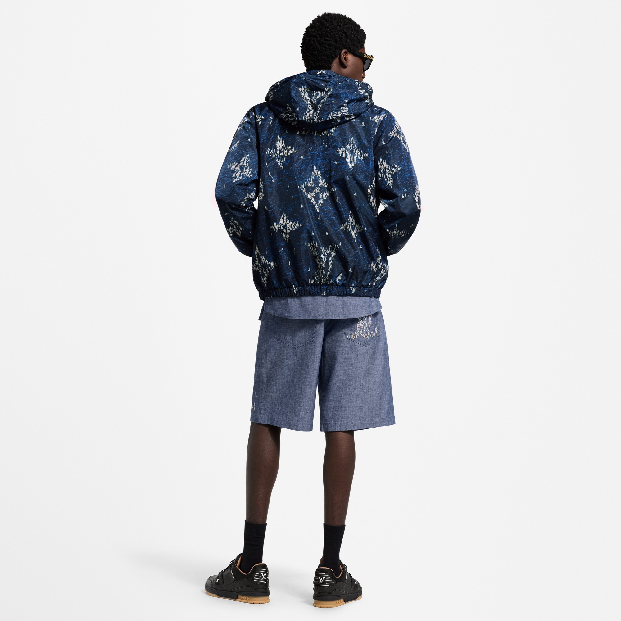 Giacca a vento con motivo Monogram stampato  Uomo Abbigliamento Capispalla e Cappotti | LOUIS VUITTON (Zoom prodotto)