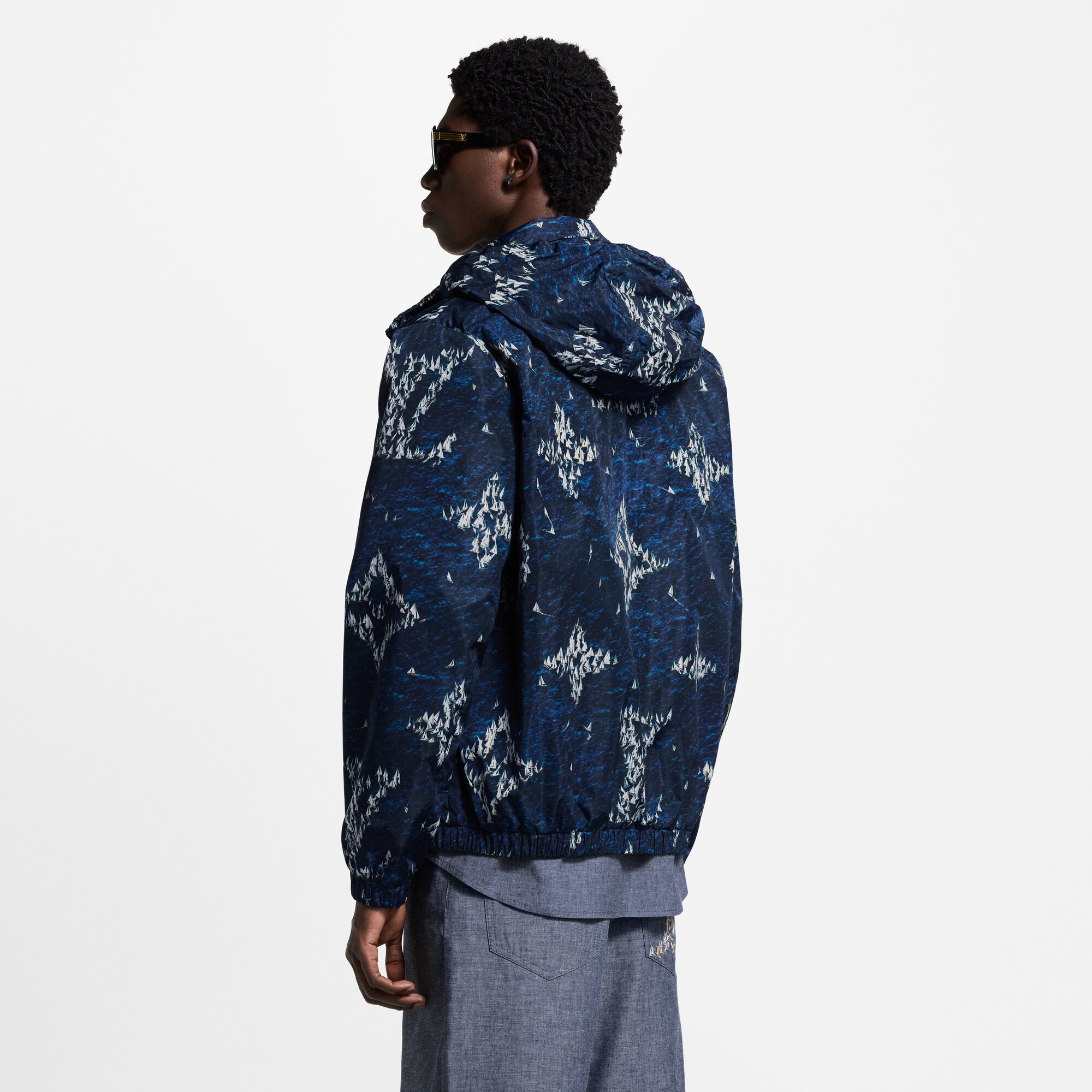 Giacca a vento con motivo Monogram stampato  Uomo Abbigliamento Capispalla e Cappotti | LOUIS VUITTON (Zoom prodotto)