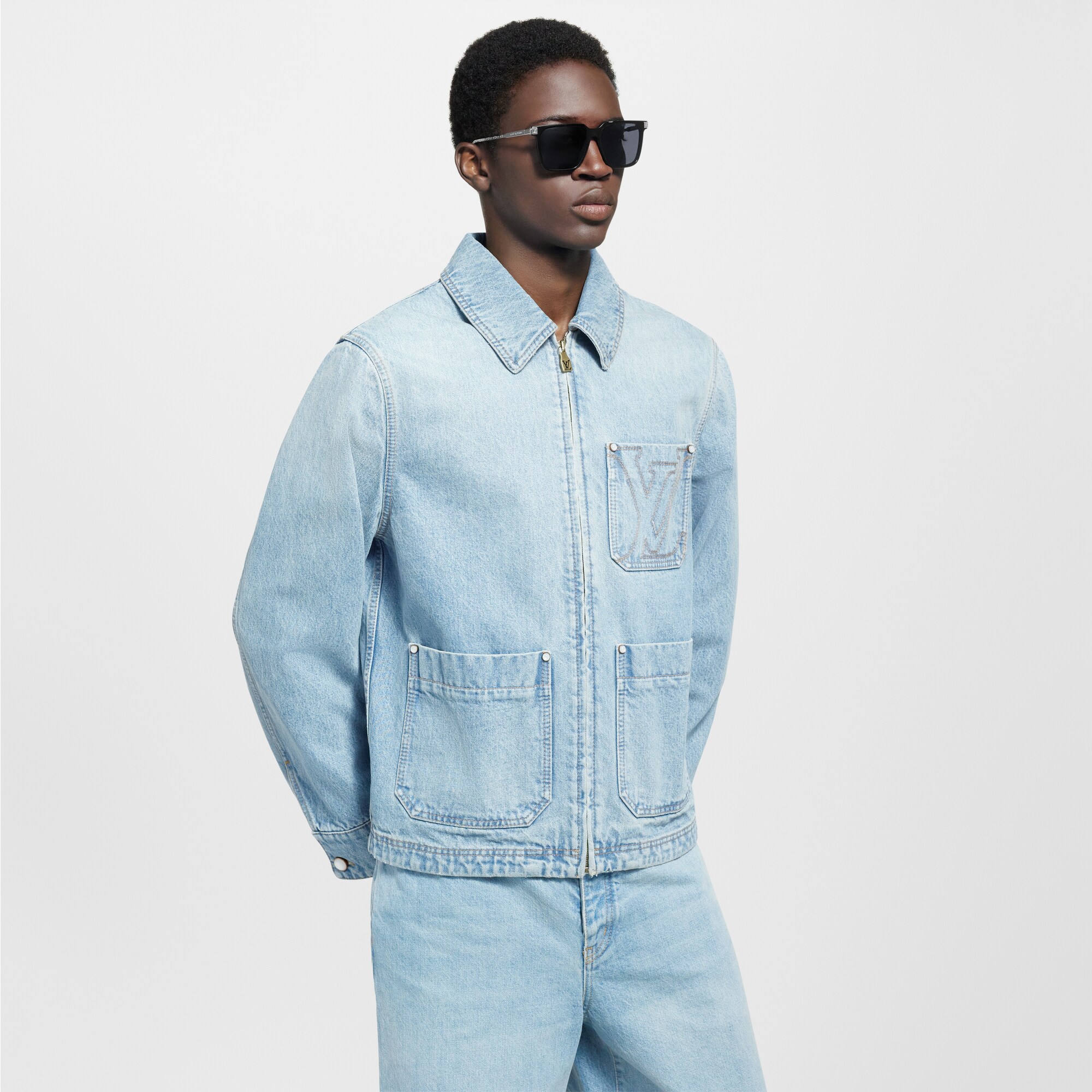 Giacca in stile workwear in jeans con iniziali LV  Uomo Abbigliamento Capispalla e Cappotti | LOUIS VUITTON (Zoom prodotto)
