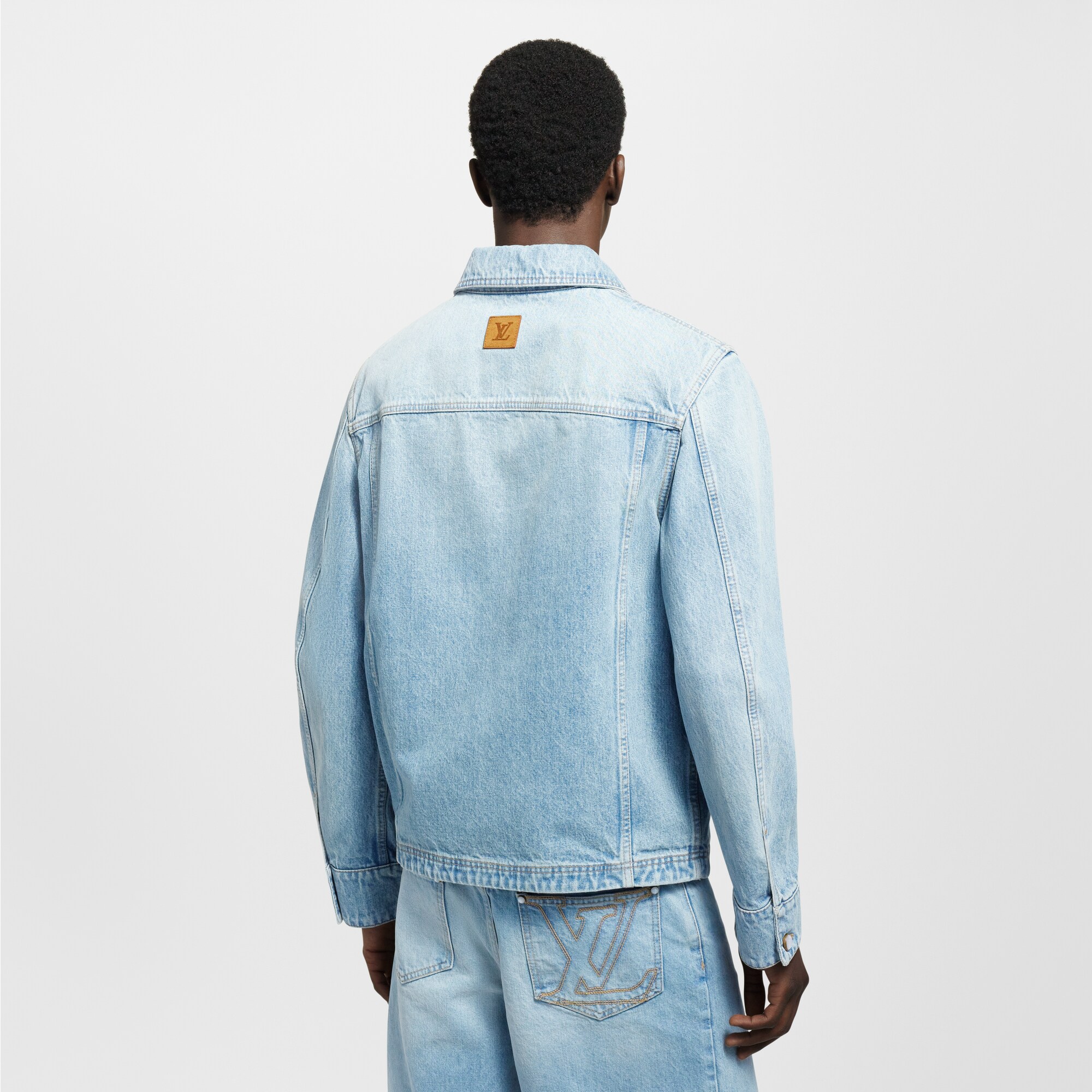 Giacca in stile workwear in jeans con iniziali LV  Uomo Abbigliamento Capispalla e Cappotti | LOUIS VUITTON (Zoom prodotto)