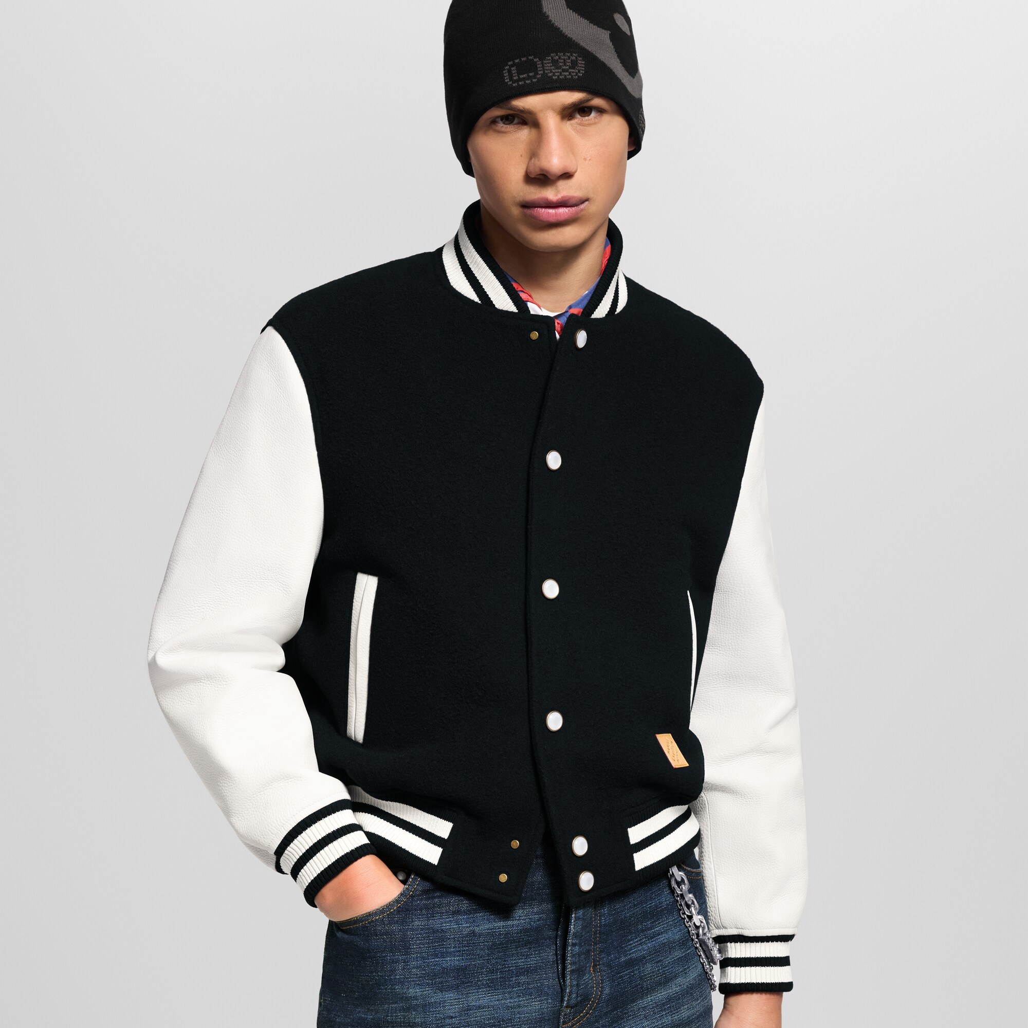 Giacca Varsity in pelle con firme  Uomo Abbigliamento Capispalla e Cappotti | LOUIS VUITTON (Zoom prodotto)