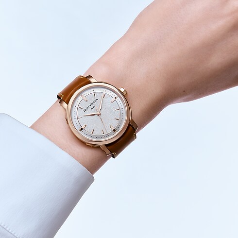 Louis Vuitton Escale, orologio automatico, 39 mm, oro rosa Orologi Tutti gli orologi } | LOUIS VUITTON (Zoom prodotto)