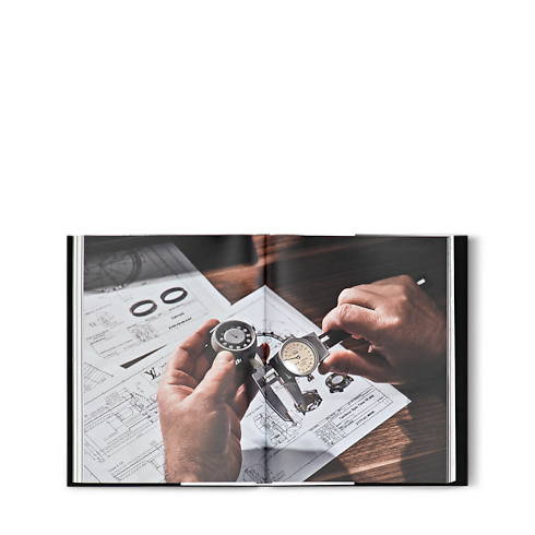 Louis Vuitton Tambour Bauli, Viaggio e Casa Libri Libri dalla copertina rigida | LOUIS VUITTON (Zoom prodotto)