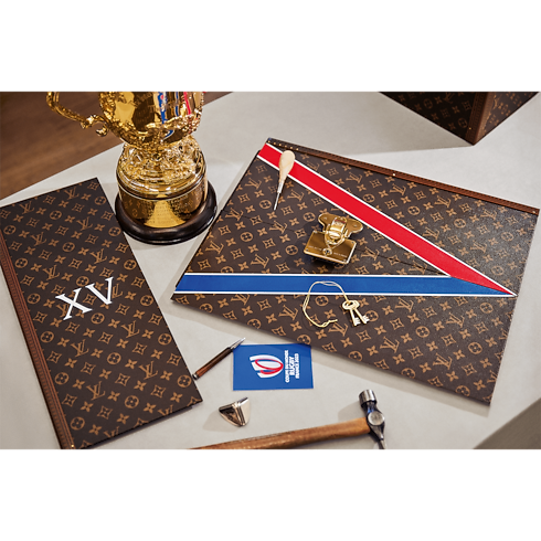 Louis Vuitton Trophies Bauli, Viaggio e Casa Libri Libri dalla copertina rigida | LOUIS VUITTON (Zoom prodotto)