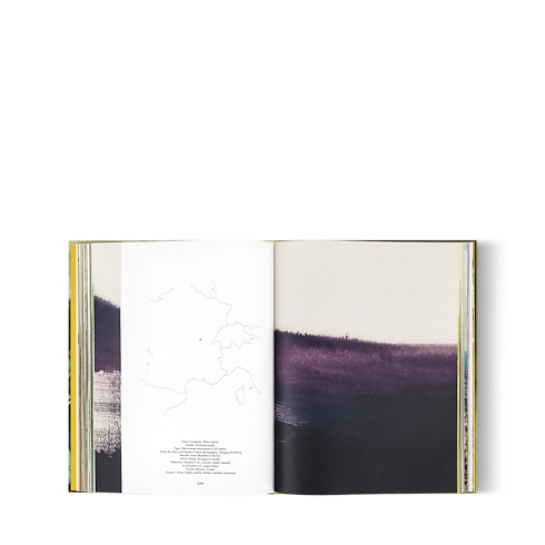 Louis Vuitton: A Perfume Atlas, Versione francese Bauli, Viaggio e Casa Libri Libri dalla copertina rigida | LOUIS VUITTON (Zoom prodotto)