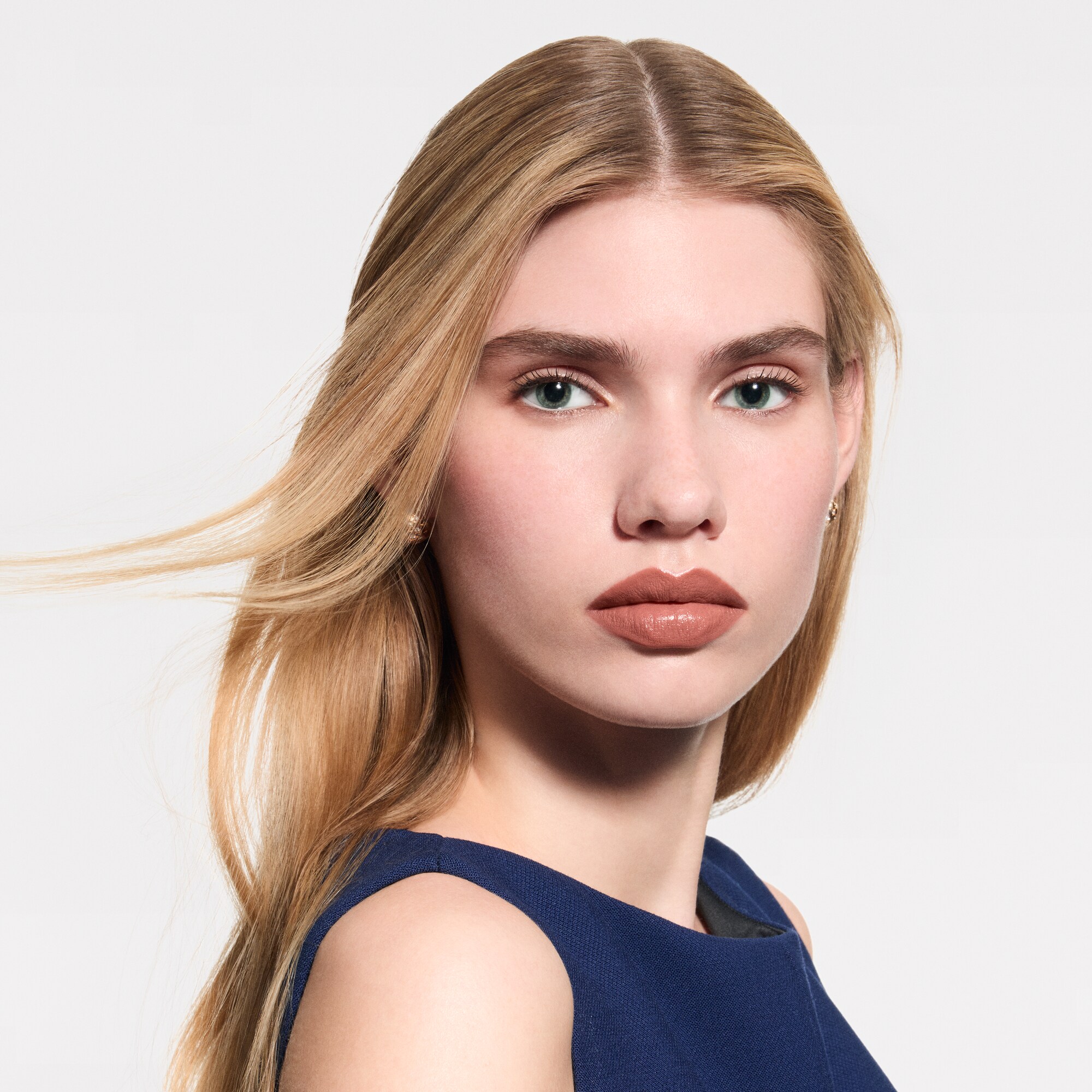 LV Rouge - Ricarica rossetto satinato   Profumi e Beauty Labbra } | LOUIS VUITTON (Zoom prodotto)