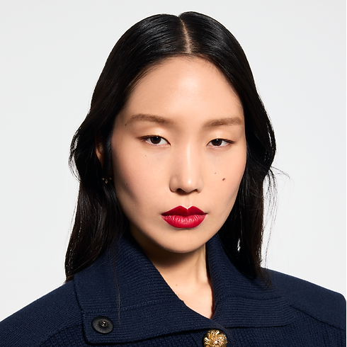 LV Rouge - Ricarica rossetto satinato Profumi e Beauty Labbra } | LOUIS VUITTON (Zoom prodotto)