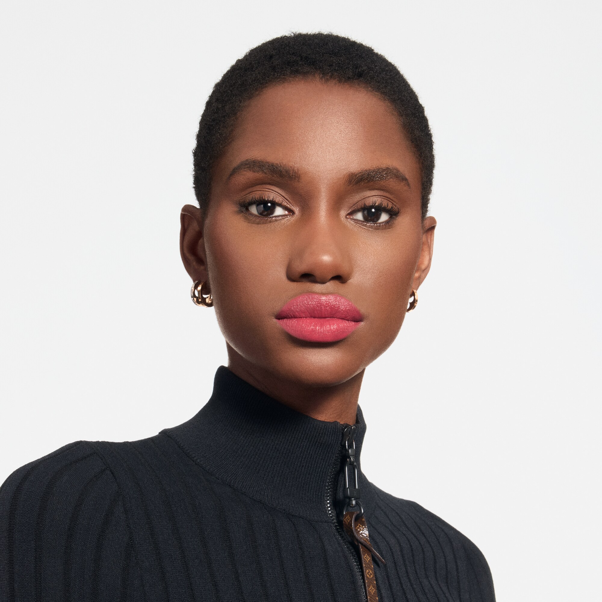 LV Rouge - Ricarica rossetto satinato   Profumi e Beauty Labbra } | LOUIS VUITTON (Zoom prodotto)