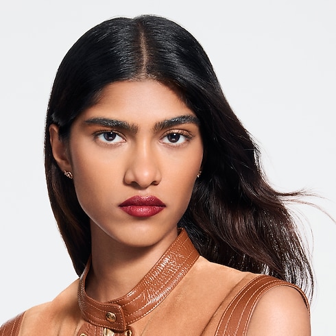 LV Rouge - Ricarica rossetto satinato Profumi e Beauty Labbra } | LOUIS VUITTON (Zoom prodotto)