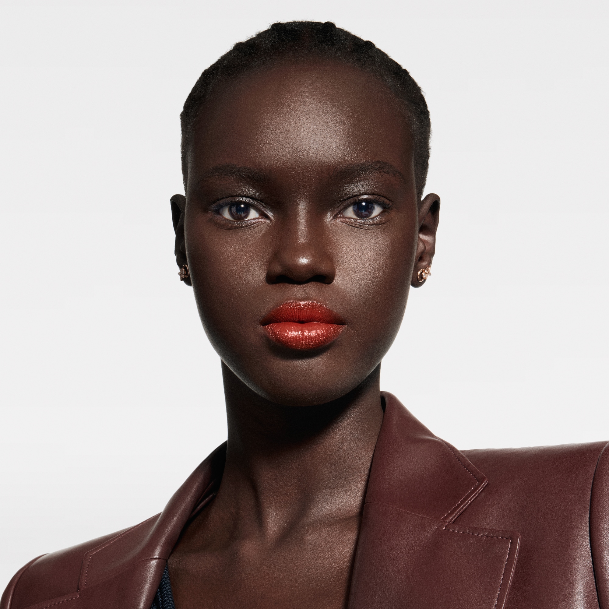 LV Rouge - Ricarica rossetto satinato   Profumi e Beauty Labbra } | LOUIS VUITTON (Zoom prodotto)