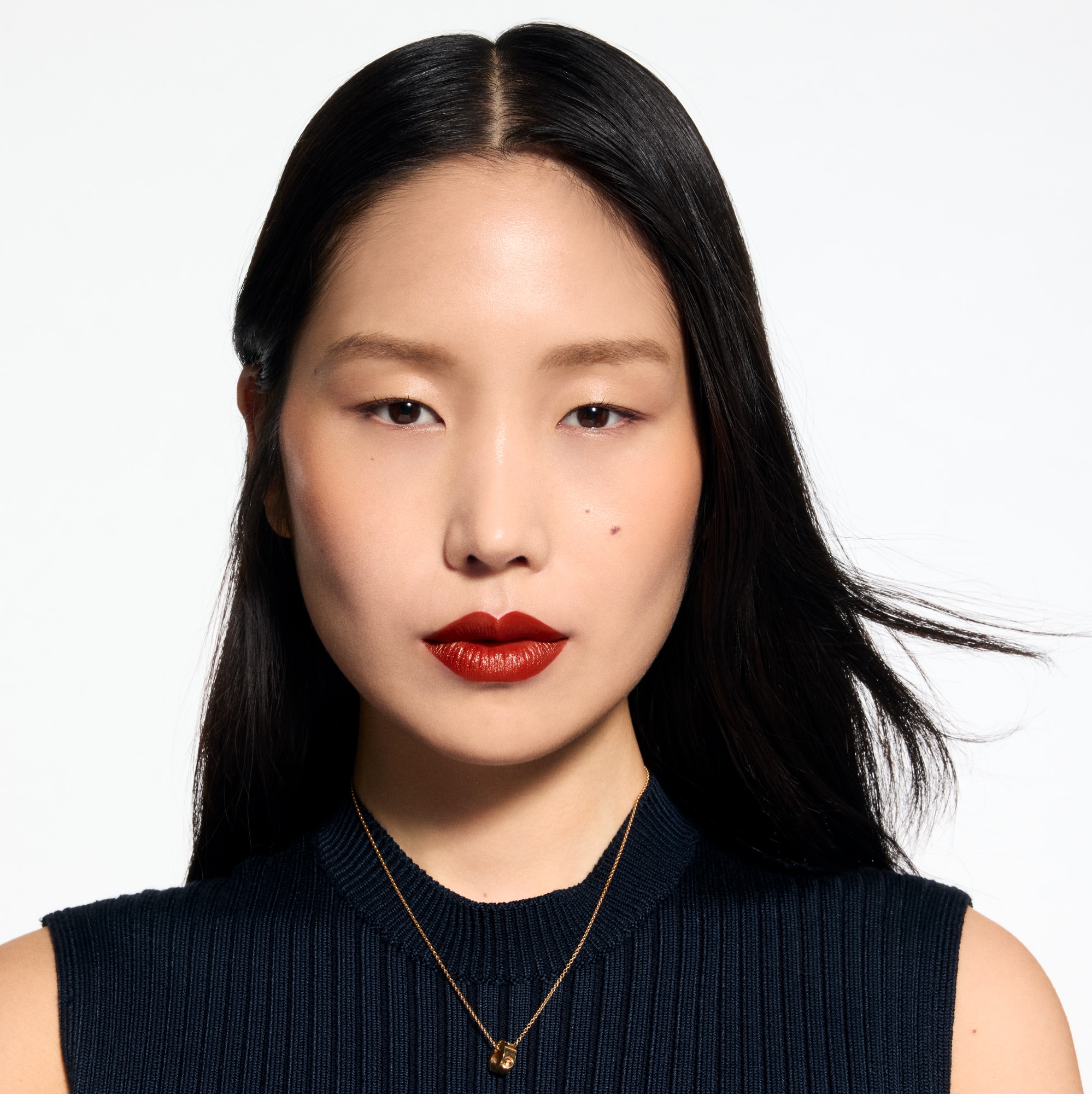 LV Rouge - Ricarica rossetto satinato   Profumi e Beauty Labbra } | LOUIS VUITTON (Zoom prodotto)