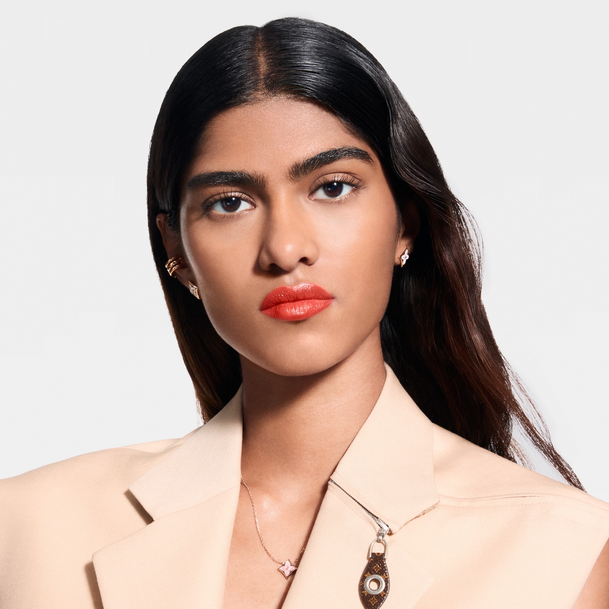 LV Rouge - Ricarica rossetto satinato   Profumi e Beauty Labbra } | LOUIS VUITTON (Zoom prodotto)