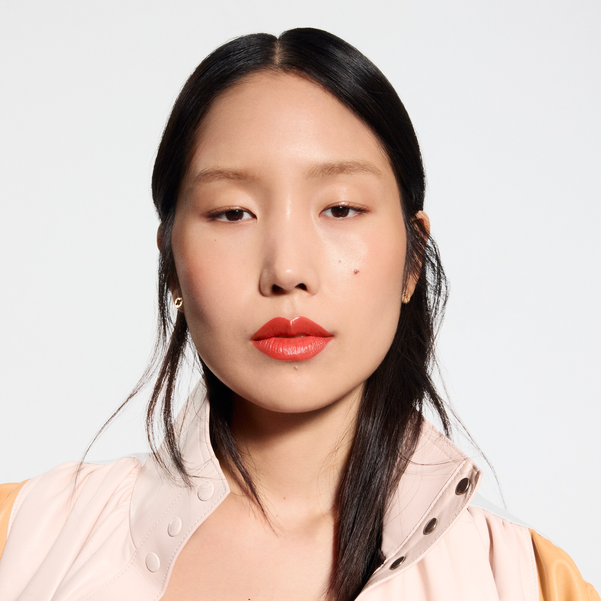 LV Rouge - Ricarica rossetto satinato   Profumi e Beauty Labbra } | LOUIS VUITTON (Zoom prodotto)