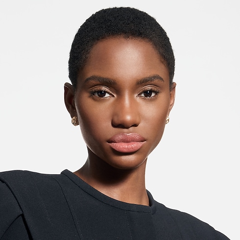 LV Rouge - Rossetto satinato Profumi e Beauty Labbra } | LOUIS VUITTON (Zoom prodotto)