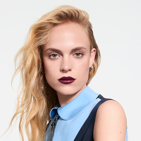 LV Rouge - Rossetto satinato Profumi e Beauty Labbra } | LOUIS VUITTON (Zoom prodotto)