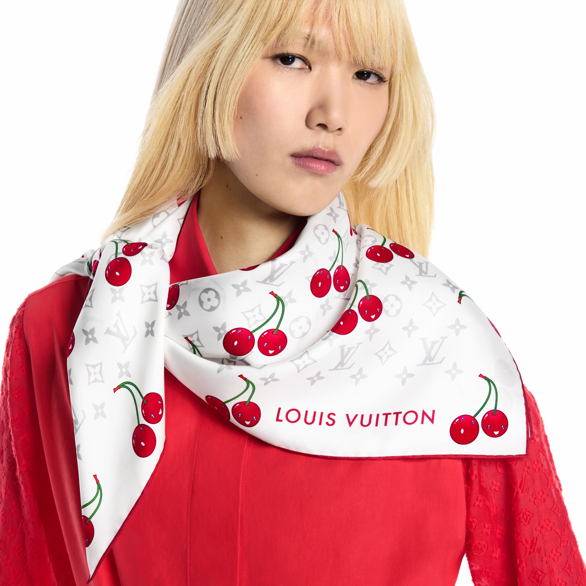 LV x TM Foulard Monogram Cerise 90 S00 Donna Accessori Foulard in seta e Bandeaux | LOUIS VUITTON (Zoom prodotto)