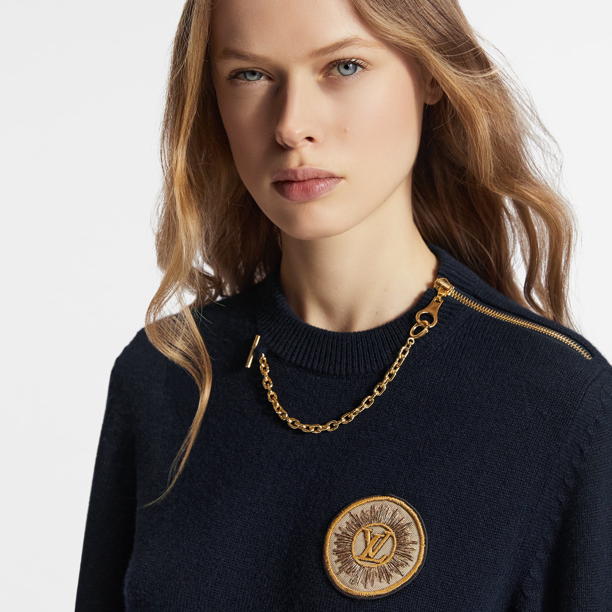Maglione con applicazione e catenella  Donna Abbigliamento Maglieria | LOUIS VUITTON (Zoom prodotto)