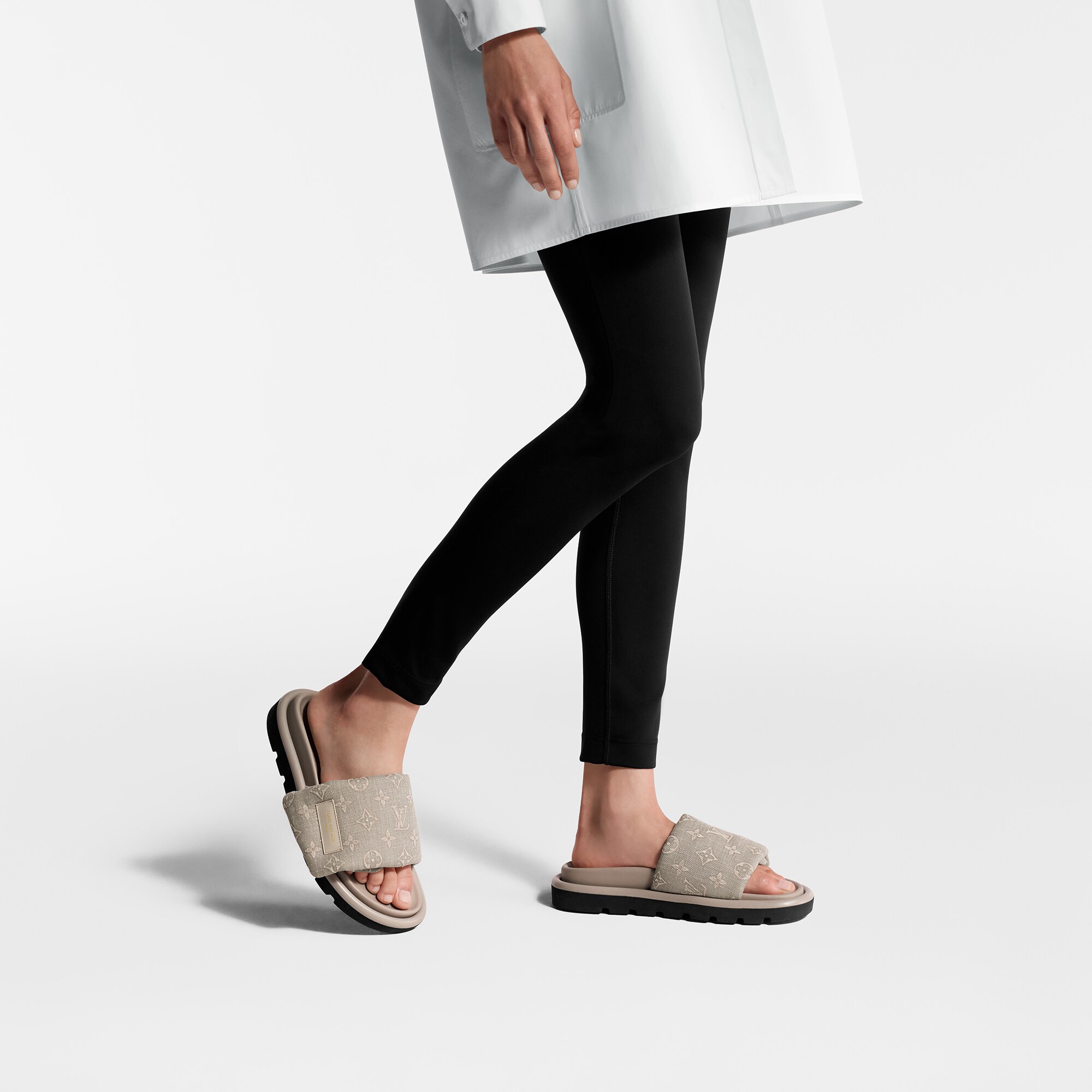 Mule bassa Pool Pillow  Donna Calzature Mules e Sliders | LOUIS VUITTON (Zoom prodotto)