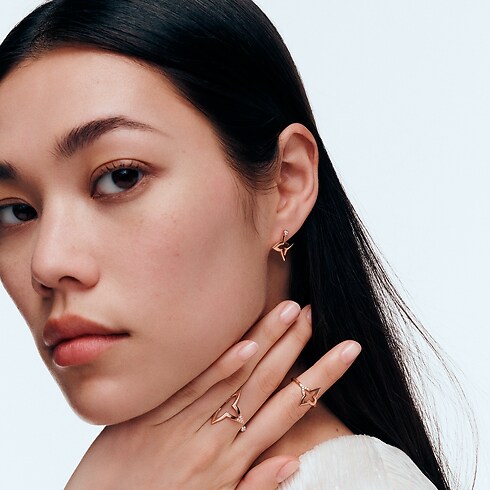 Orecchini ad anello mini Ombre Blossom, oro rosa e diamanti Gioielli Categorie Orecchini | LOUIS VUITTON (Zoom prodotto)