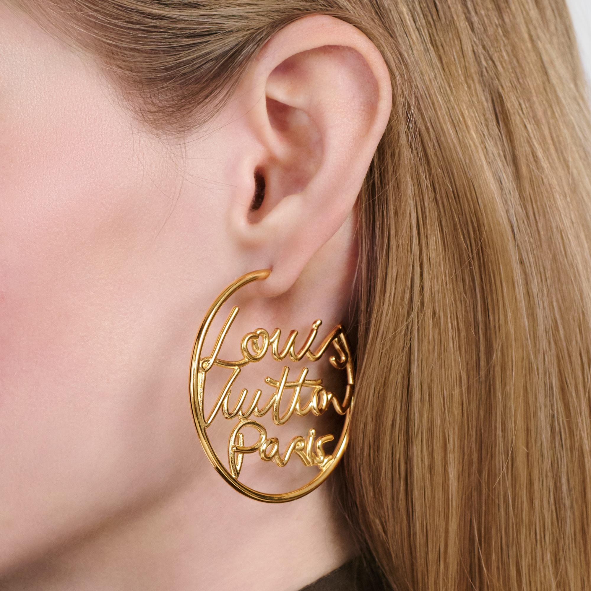 Orecchini LV Script S00 Donna Fashion Bijoux Tutta la collezione | LOUIS VUITTON (Zoom prodotto)