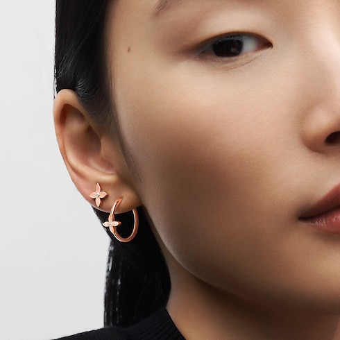 Orecchino a cerchio piccolo Idylle Blossom, oro rosa e diamante - pezzo singolo Gioielli Categorie Orecchini | LOUIS VUITTON (Zoom prodotto)