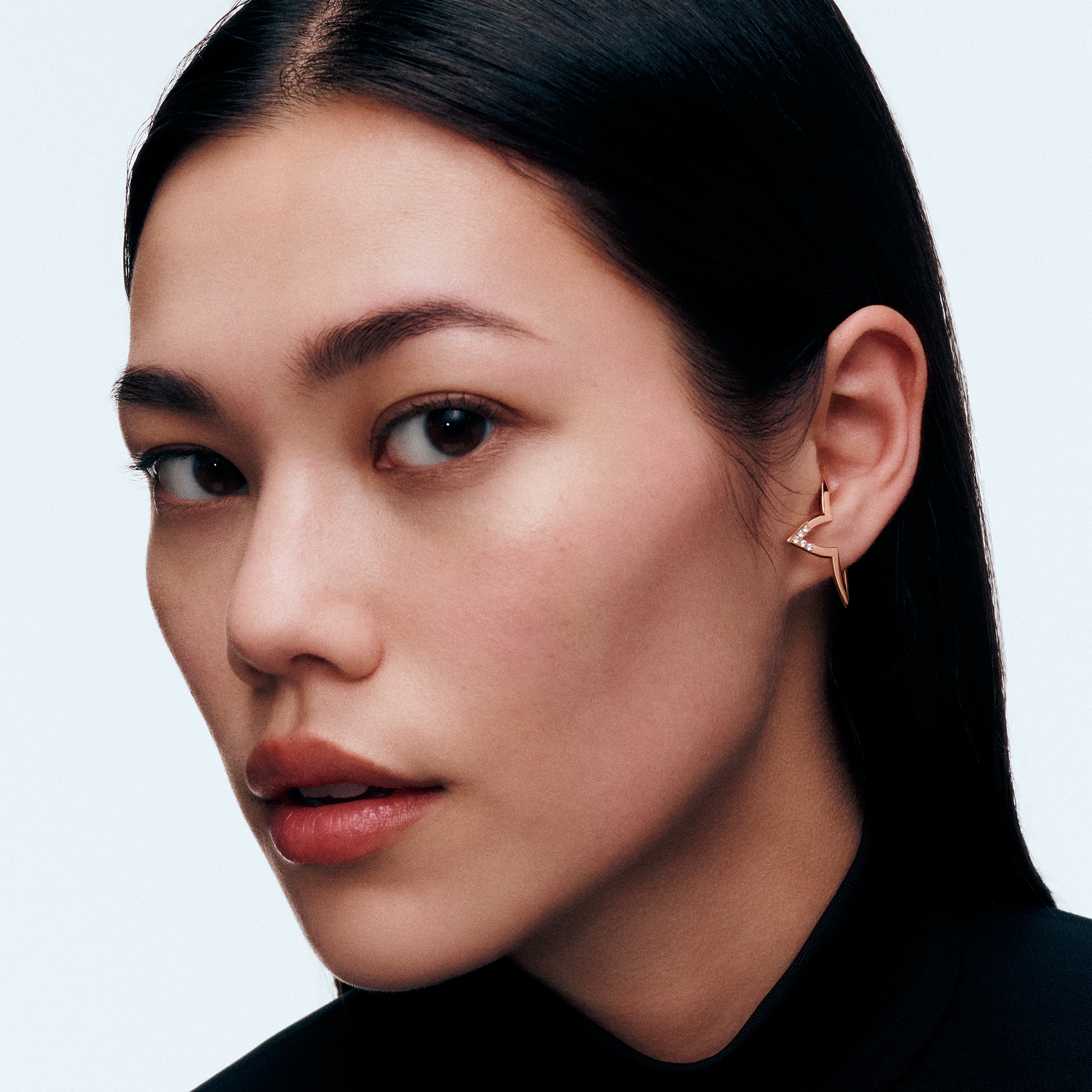 Orecchino ad anello sovrapposto Ombre Blossom, oro rosa e diamanti - pezzo singolo  Gioielli Categorie Orecchini | LOUIS VUITTON (Zoom prodotto)