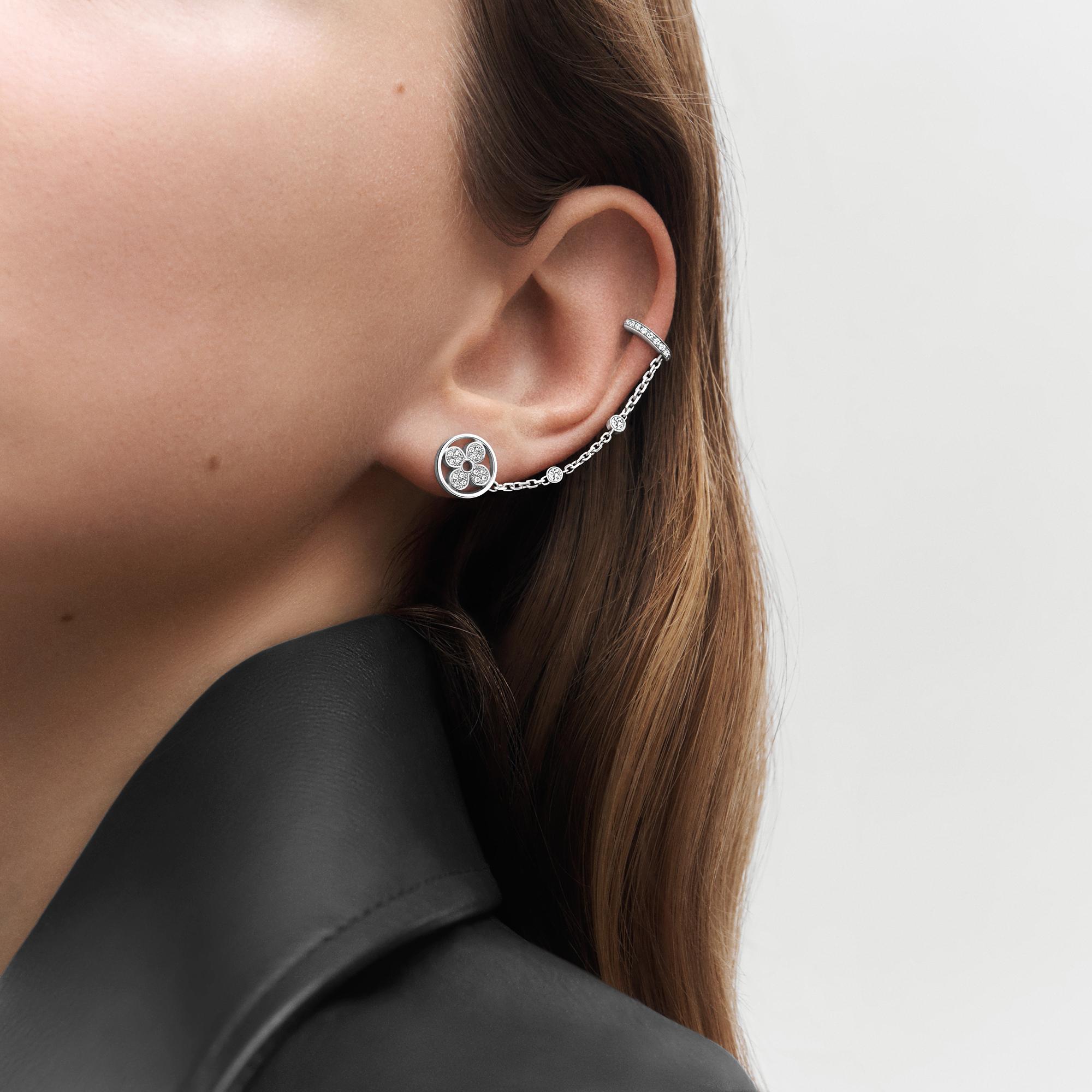 Orecchino con catenella singola Idylle Blossom, oro bianco e diamanti - pezzo singolo  Gioielli Categorie Orecchini | LOUIS VUITTON (Zoom prodotto)