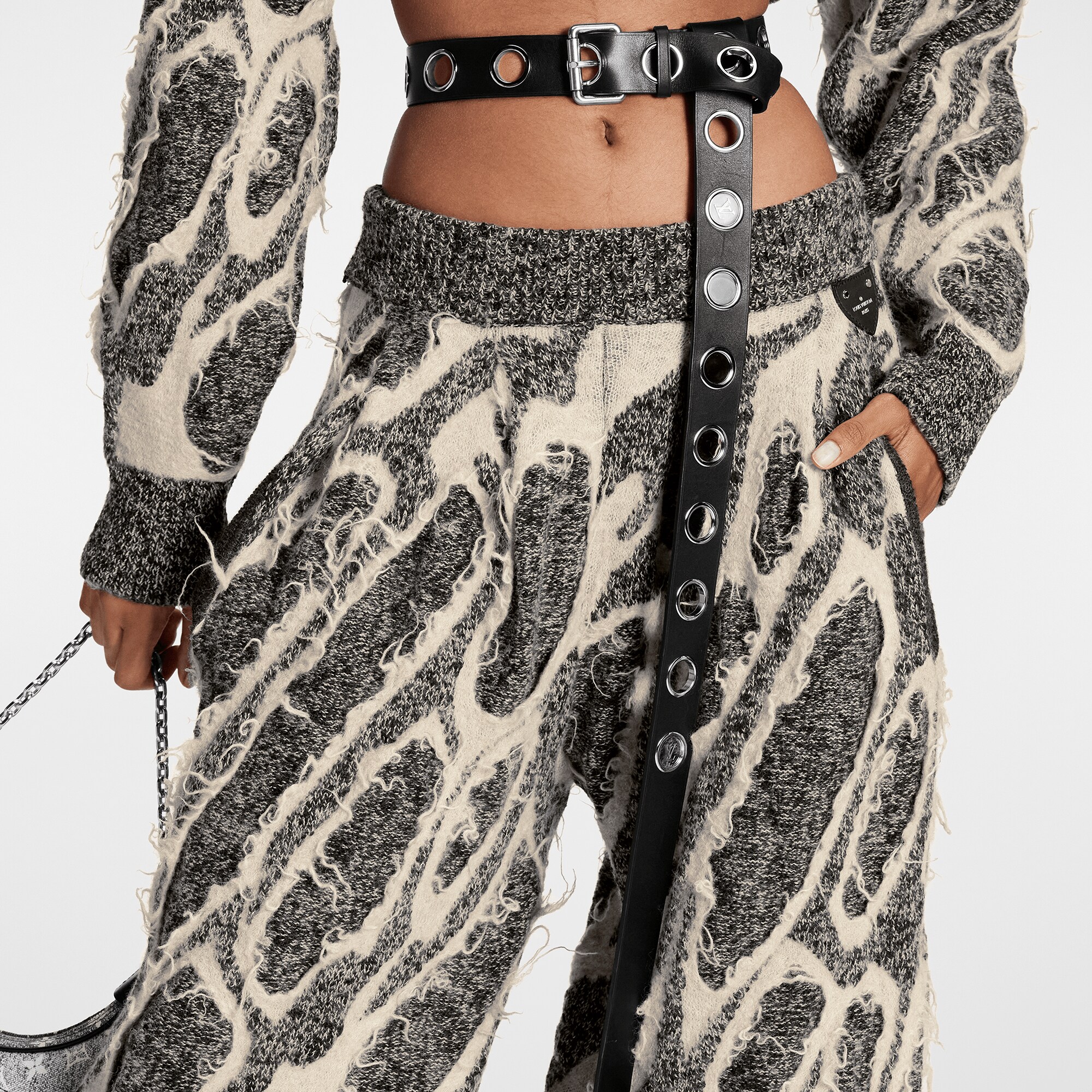 Pantaloni ampi in maglia con motivo sfrangiato  Uomo Discontinued Product Obs 7 | LOUIS VUITTON (Zoom prodotto)
