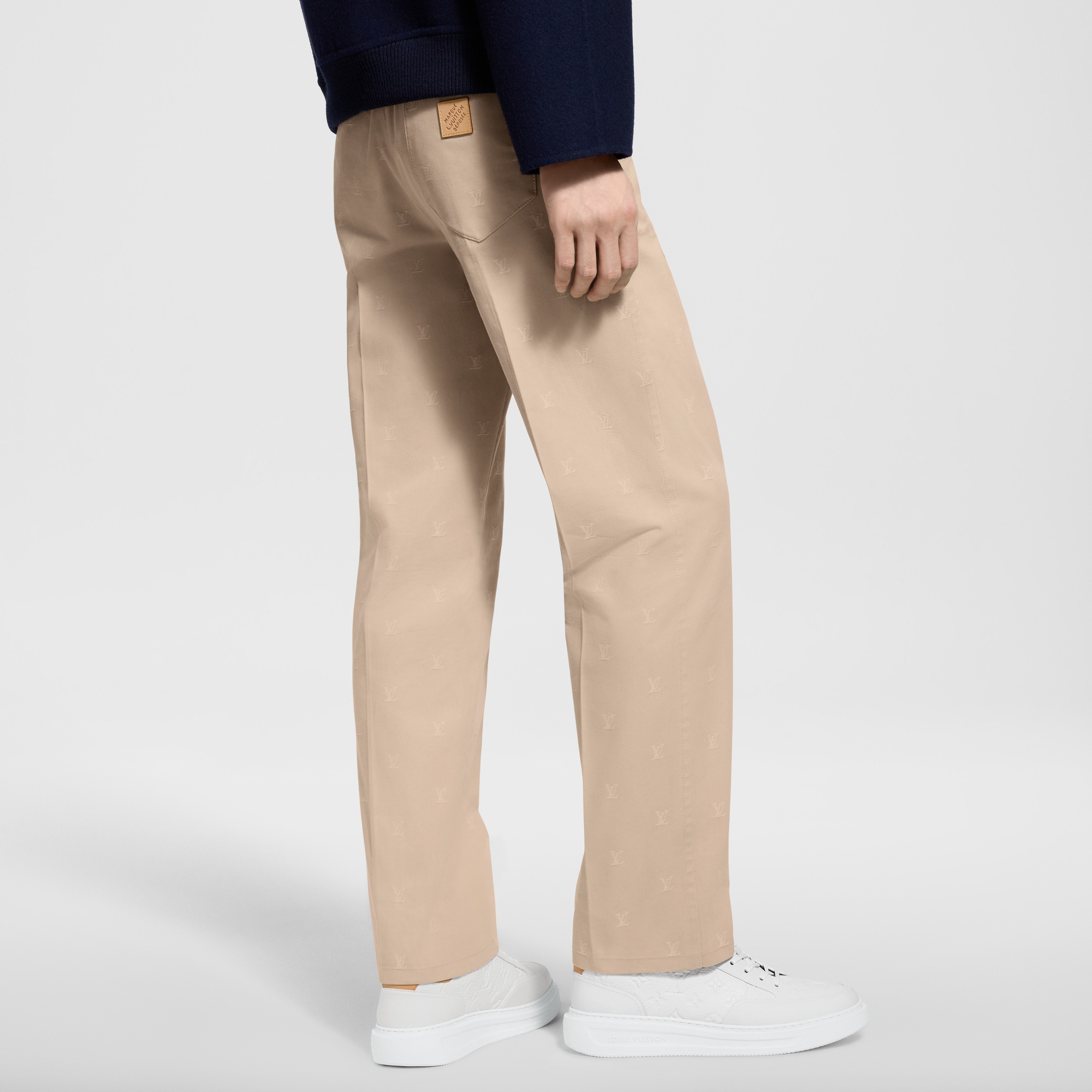 Pantaloni chino in cotone con firme LV Blason in trama jacquard  Uomo Abbigliamento Pantaloni | LOUIS VUITTON (Zoom prodotto)