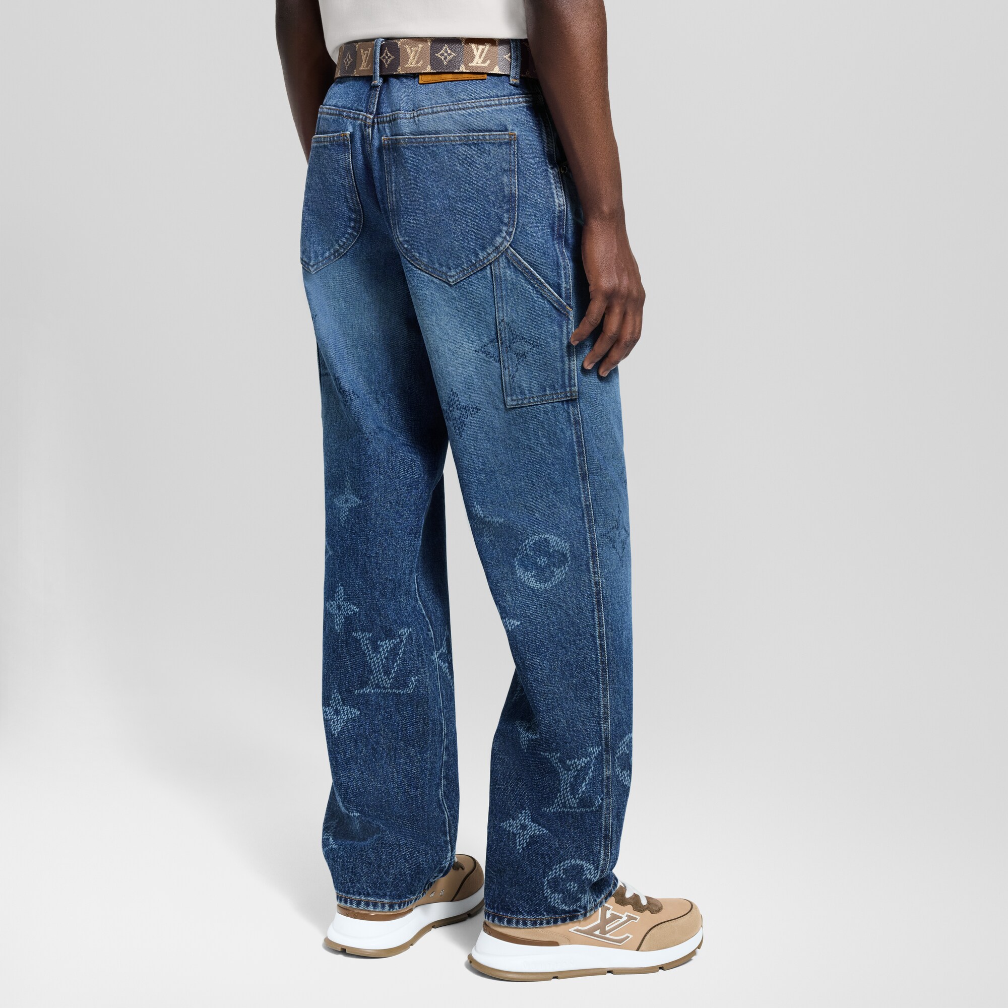 Pantaloni in stile workwear in denim con motivo Monogram  Uomo Abbigliamento Collezione Denim | LOUIS VUITTON (Zoom prodotto)