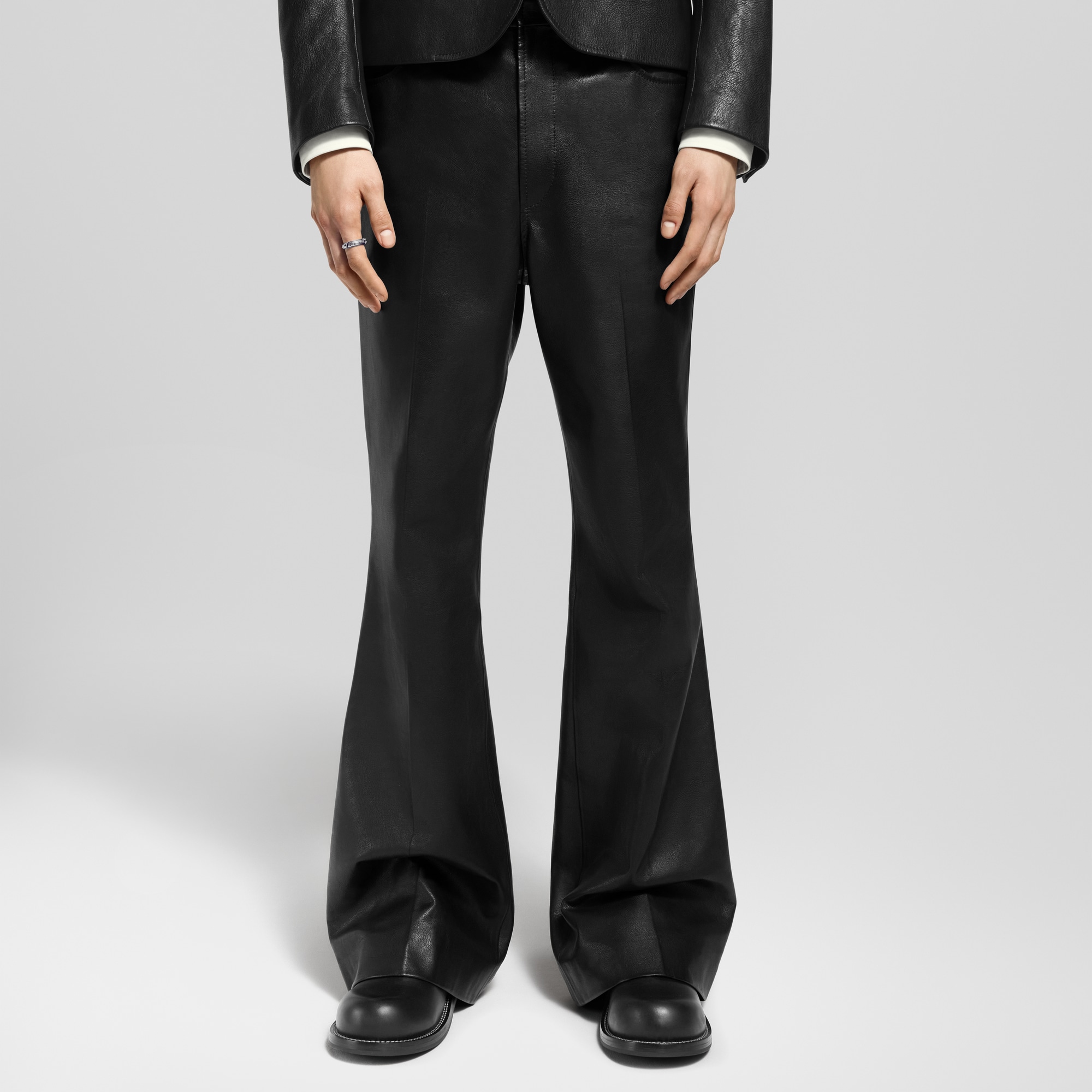 Pantaloni svasati in pelle  Uomo Abbigliamento Pantaloni | LOUIS VUITTON (Zoom prodotto)
