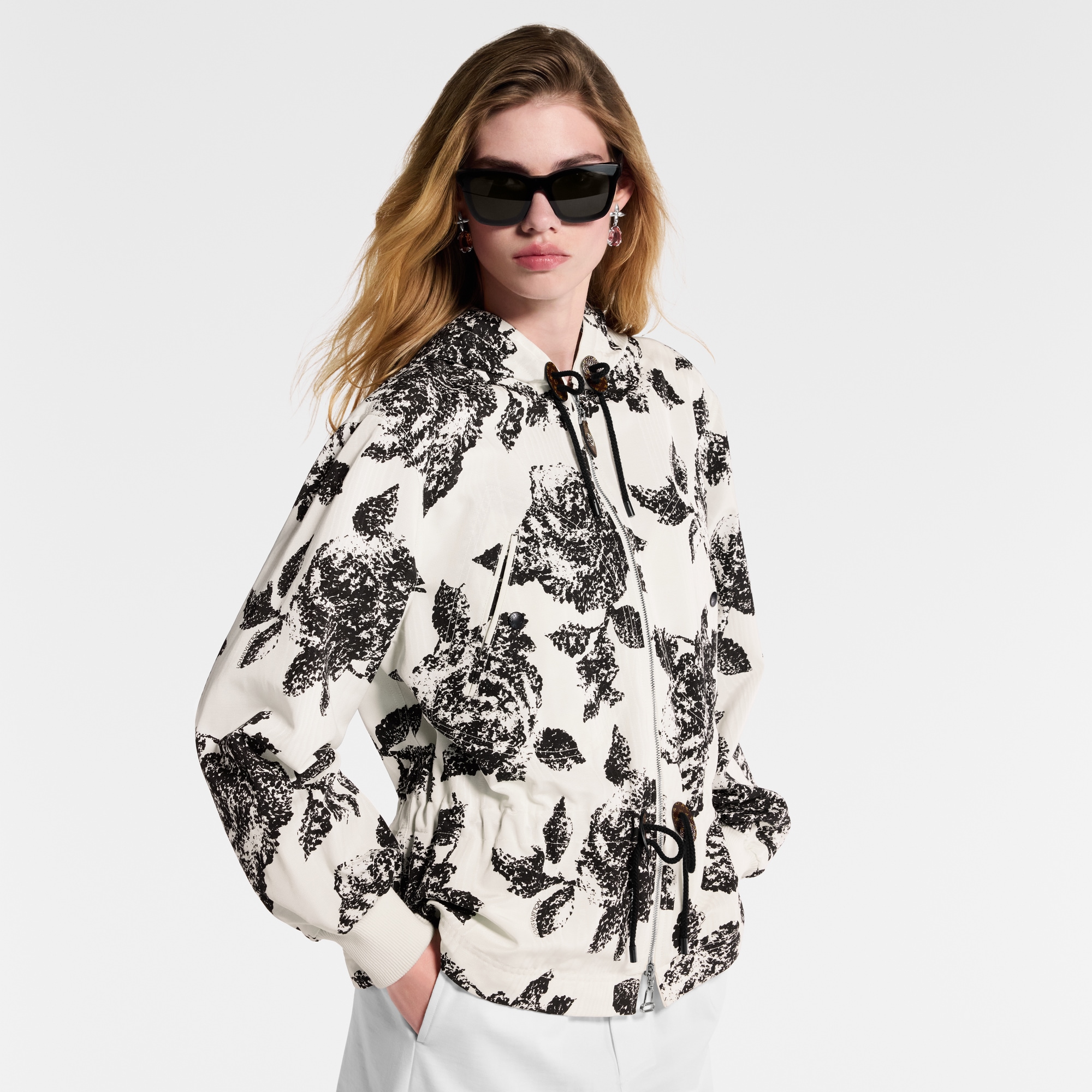 Parka con stampa a fiori e cappuccio  Donna Abbigliamento Cappotti e Giacche | LOUIS VUITTON (Zoom prodotto)