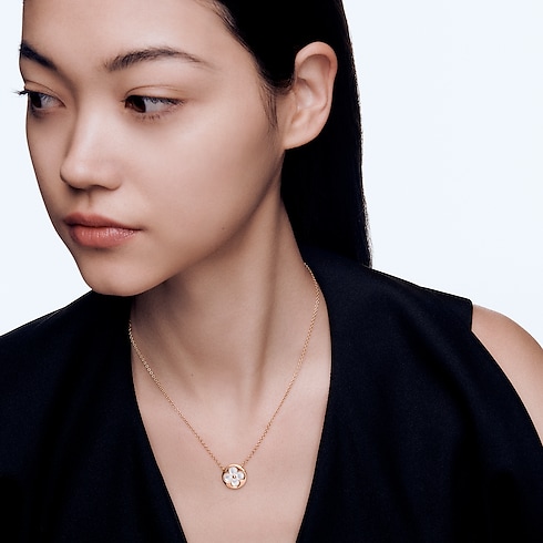 Pendente Blossom Sun, Oro Rosa e Madreperla Bianca Gioielli Categorie Tutta la Gioielleria | LOUIS VUITTON (Zoom prodotto)