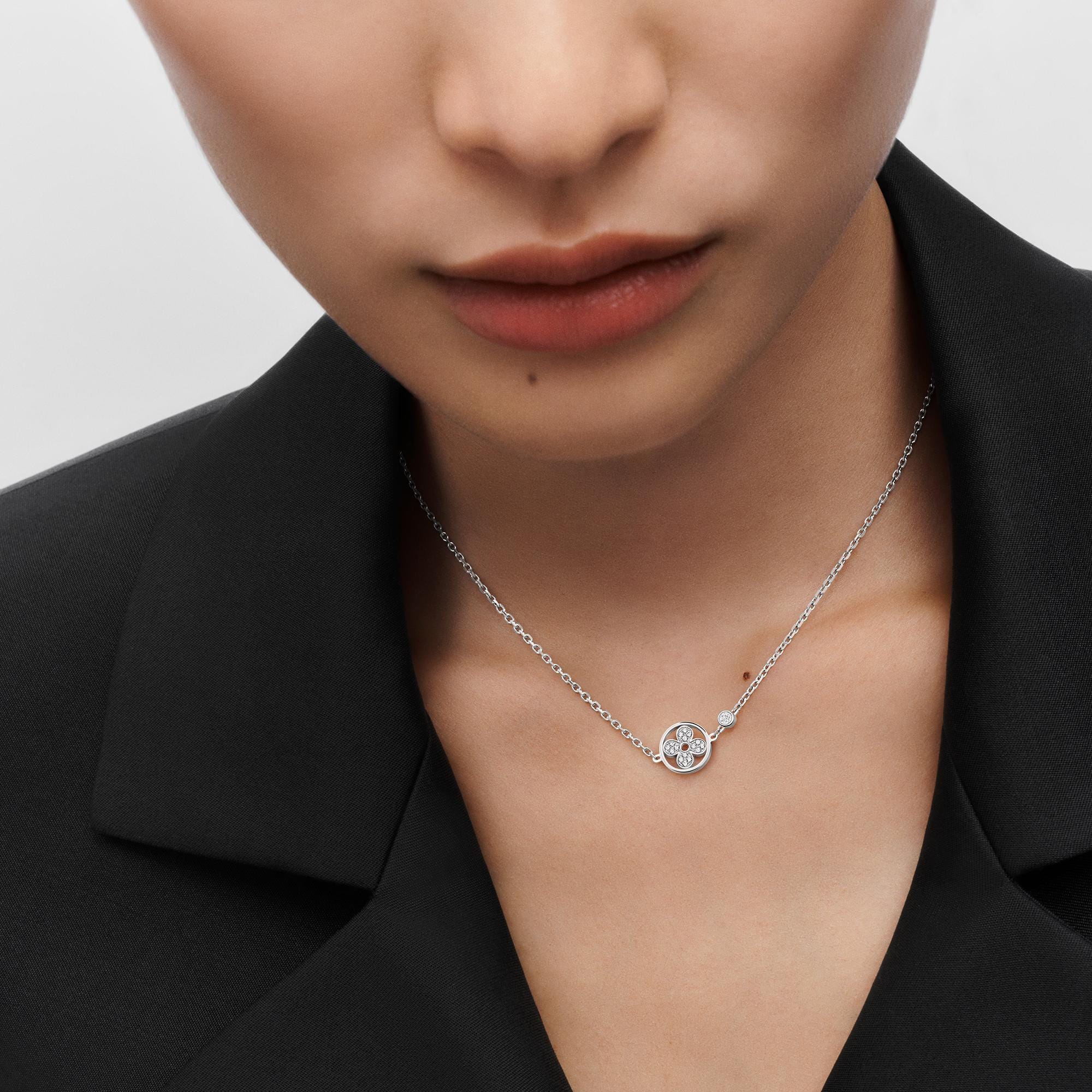 Pendente Idylle Blossom, oro bianco e diamanti  Gioielli Categorie Collane e Ciondoli | LOUIS VUITTON (Zoom prodotto)