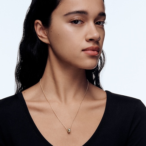 Pendente Le Damier de Louis Vuitton, oro giallo e diamanti Gioielli Categorie Collane e Ciondoli | LOUIS VUITTON (Zoom prodotto)