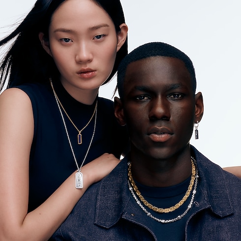 Pendente Les Gastons Vuitton Tag, oro giallo e titanio Les Extraordinaires Gioielli Collane e Ciondoli | LOUIS VUITTON (Zoom prodotto)