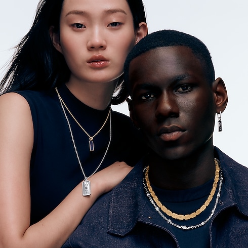 Pendente Les Gastons Vuitton Tag, oro giallo e titanio Les Extraordinaires Gioielli Collane e Ciondoli | LOUIS VUITTON (Zoom prodotto)